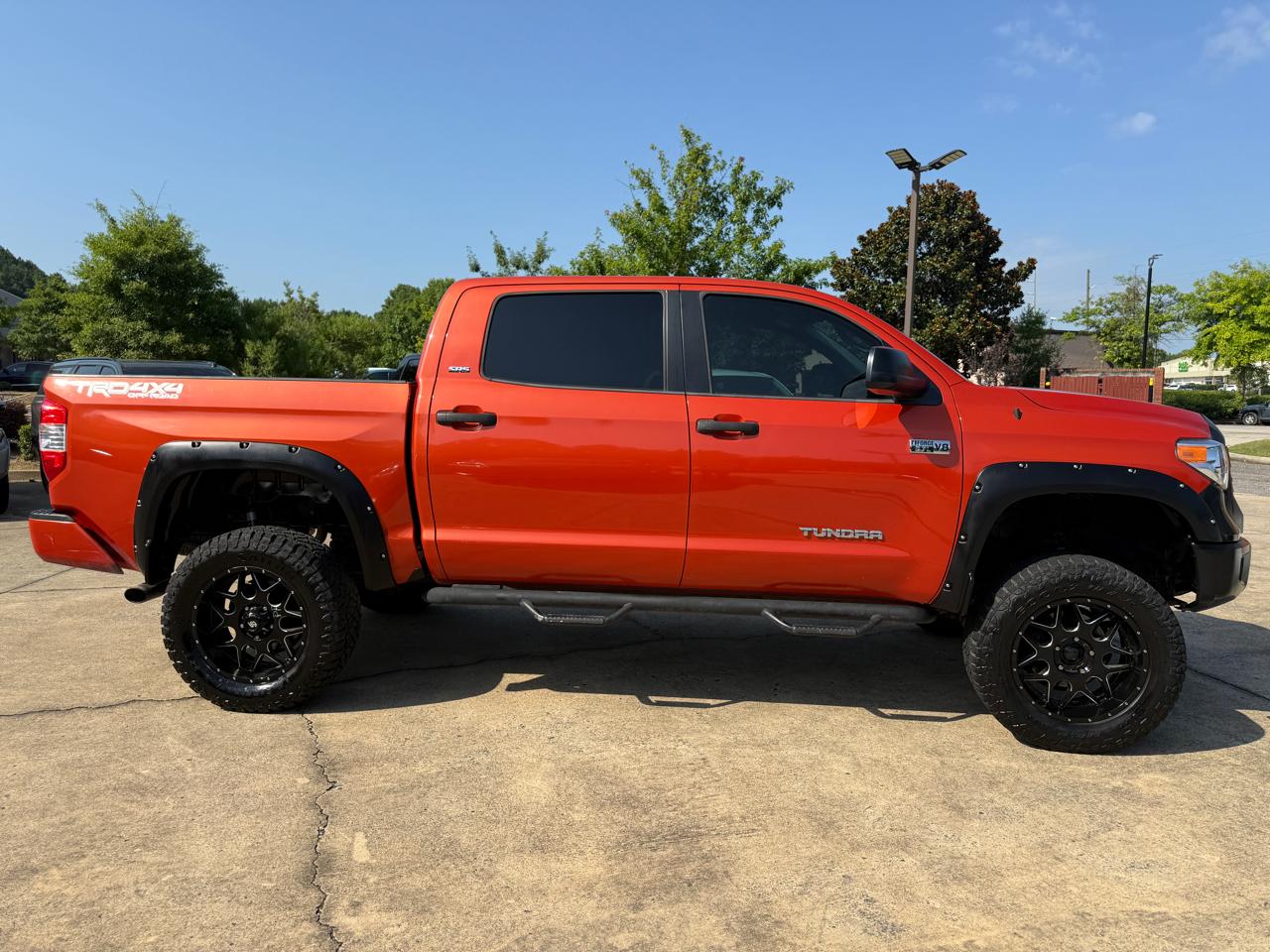 Toyota Tundra SR5 5.7L V8 FFV CrewMax 4WD 2016