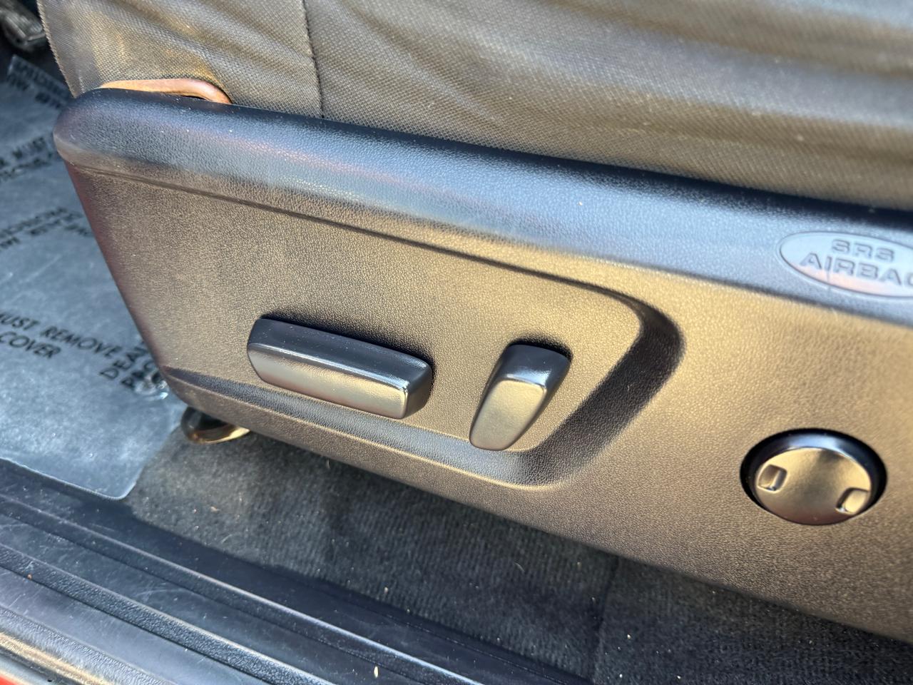 Toyota Tundra SR5 5.7L V8 FFV CrewMax 4WD 2016