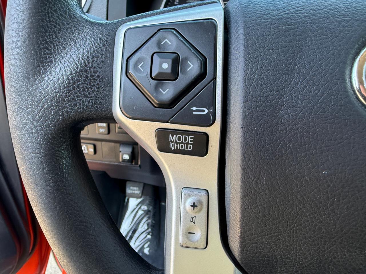 Toyota Tundra SR5 5.7L V8 FFV CrewMax 4WD 2016