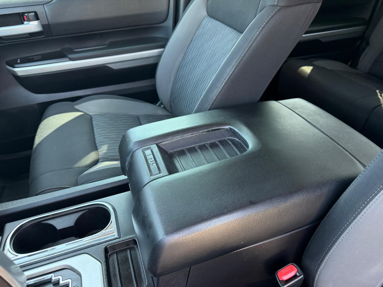 Toyota Tundra SR5 5.7L V8 FFV CrewMax 4WD 2016