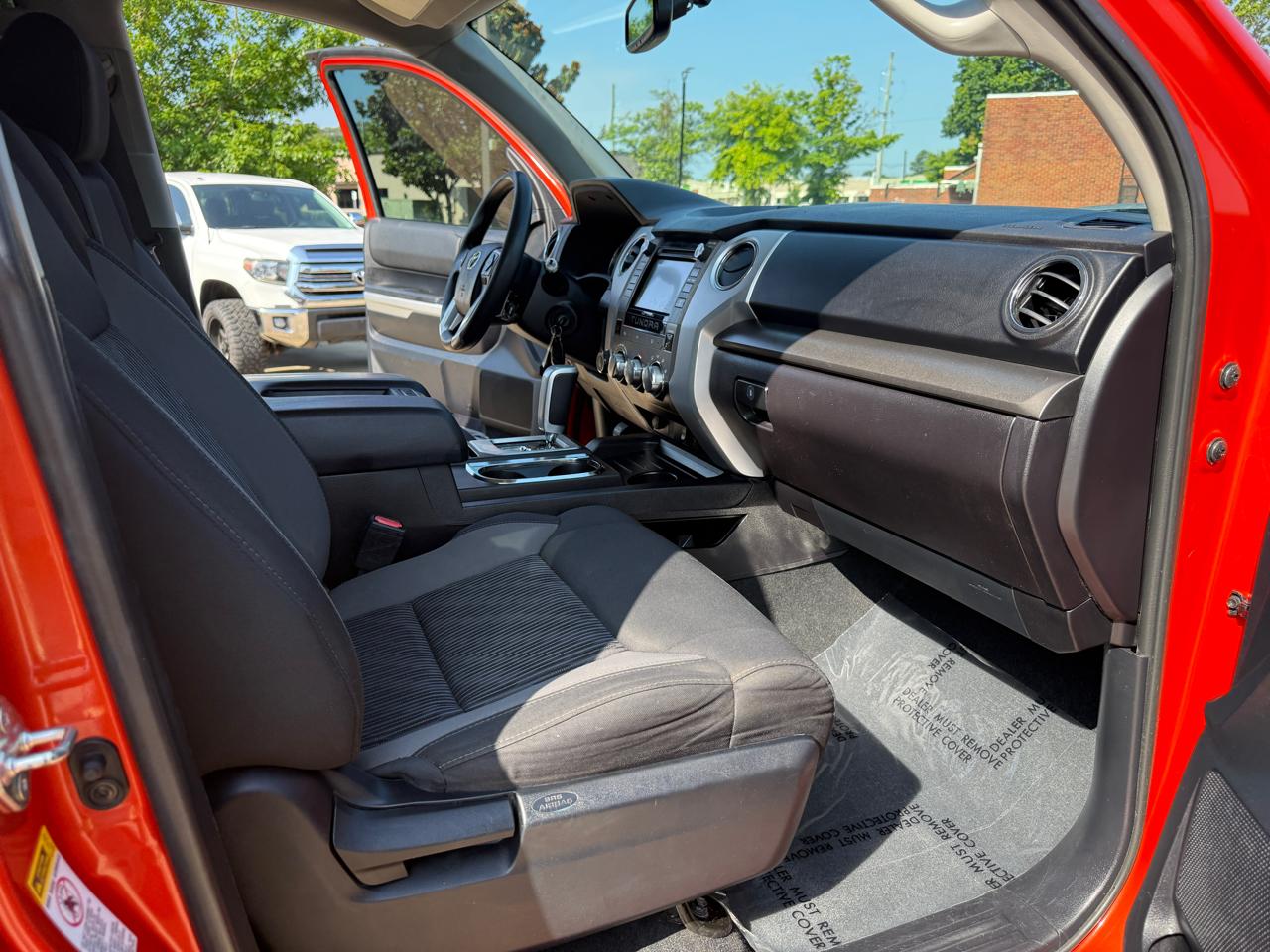 Toyota Tundra SR5 5.7L V8 FFV CrewMax 4WD 2016