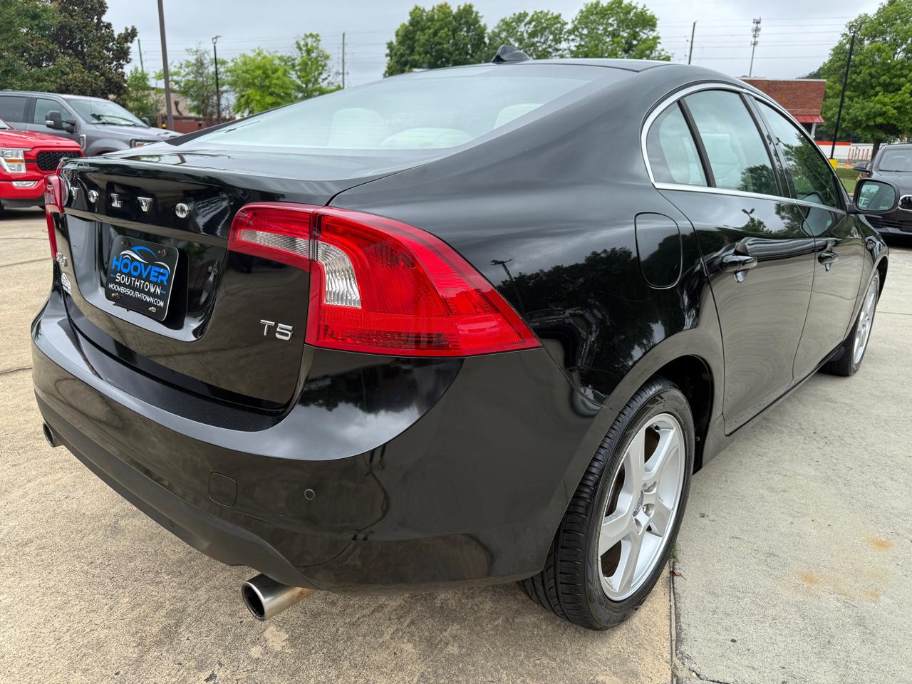 Volvo S60 4dr Sdn T5 Premier FWD 2013