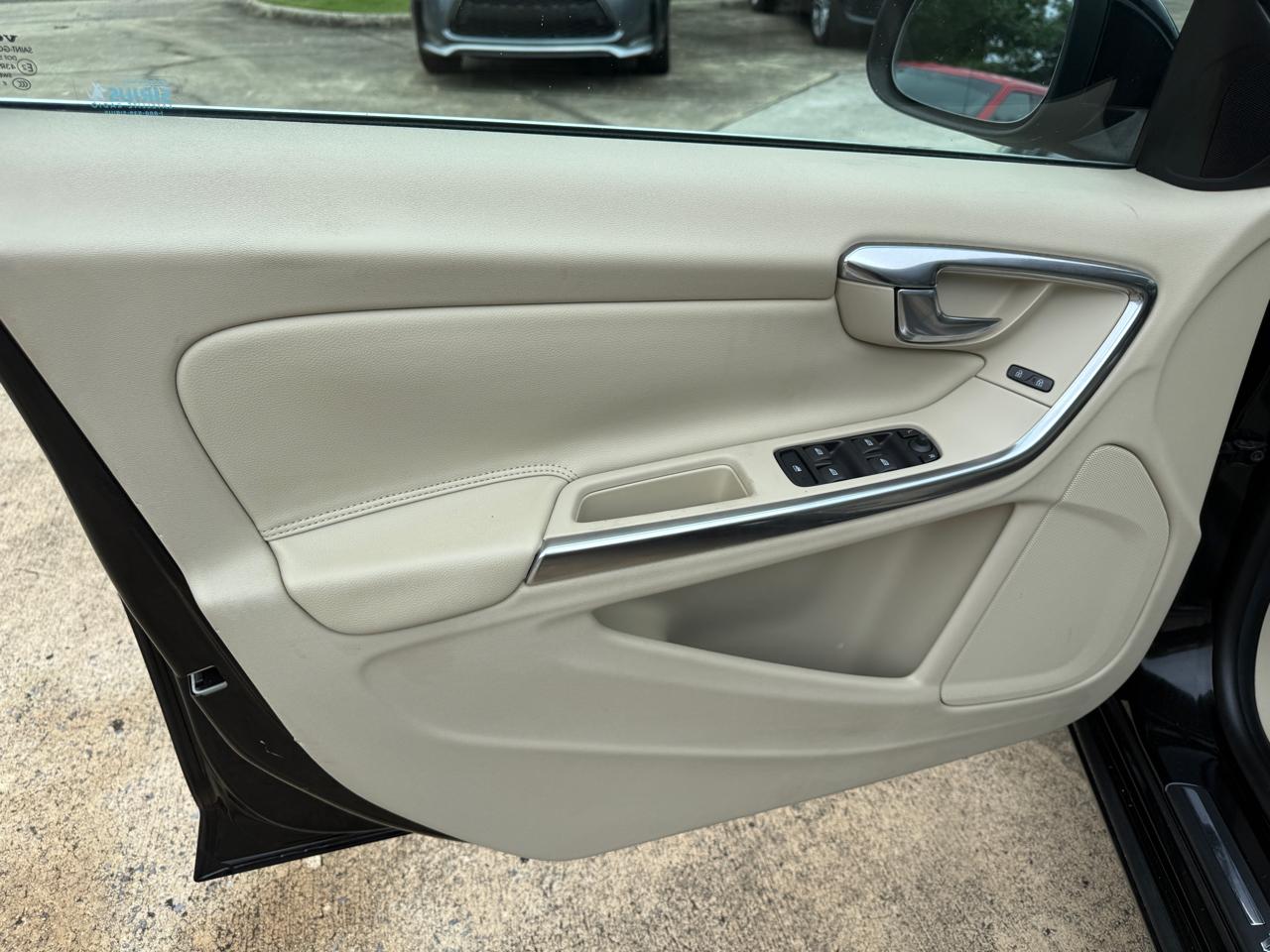 Volvo S60 4dr Sdn T5 Premier FWD 2013