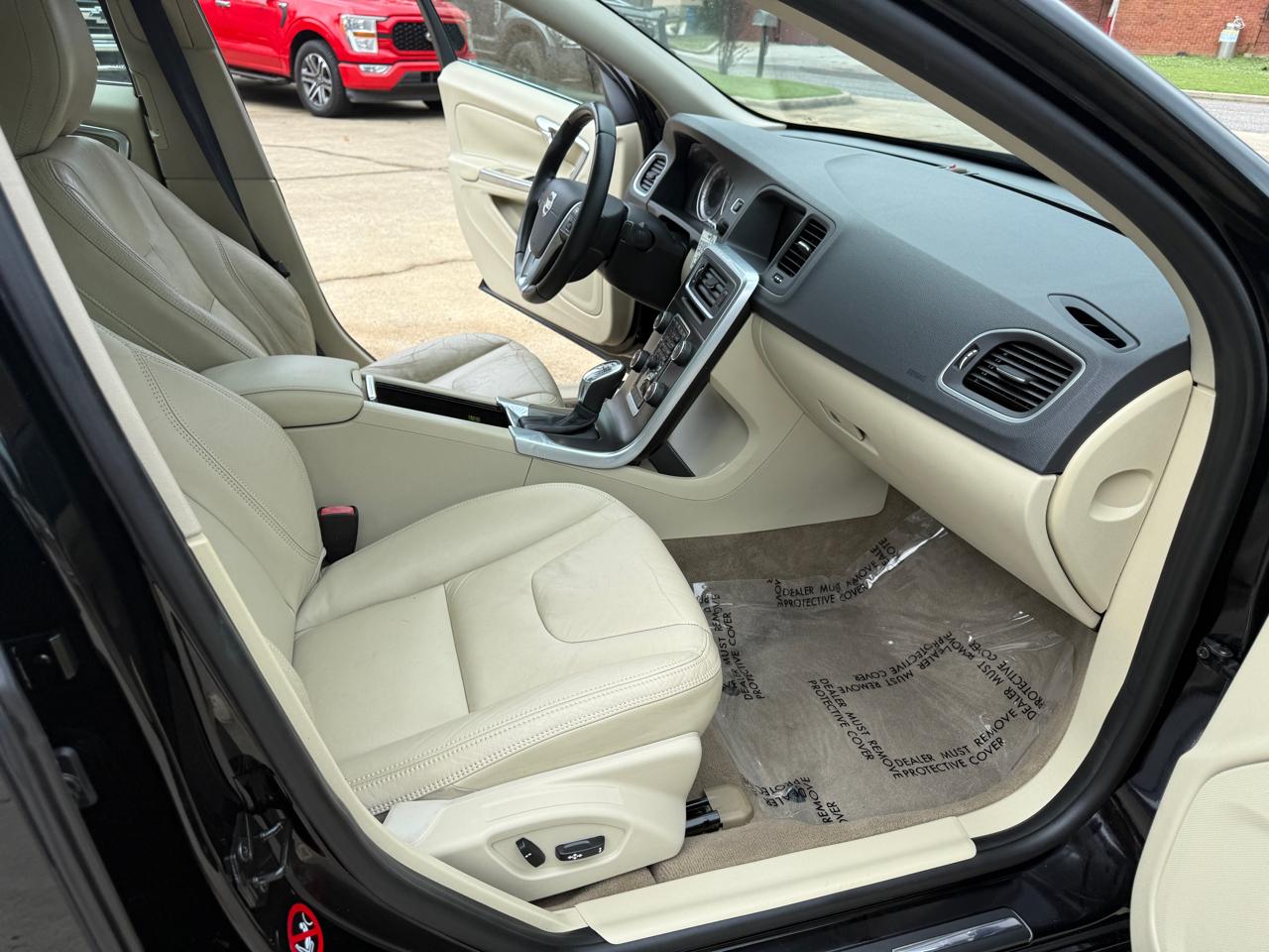 Volvo S60 4dr Sdn T5 Premier FWD 2013