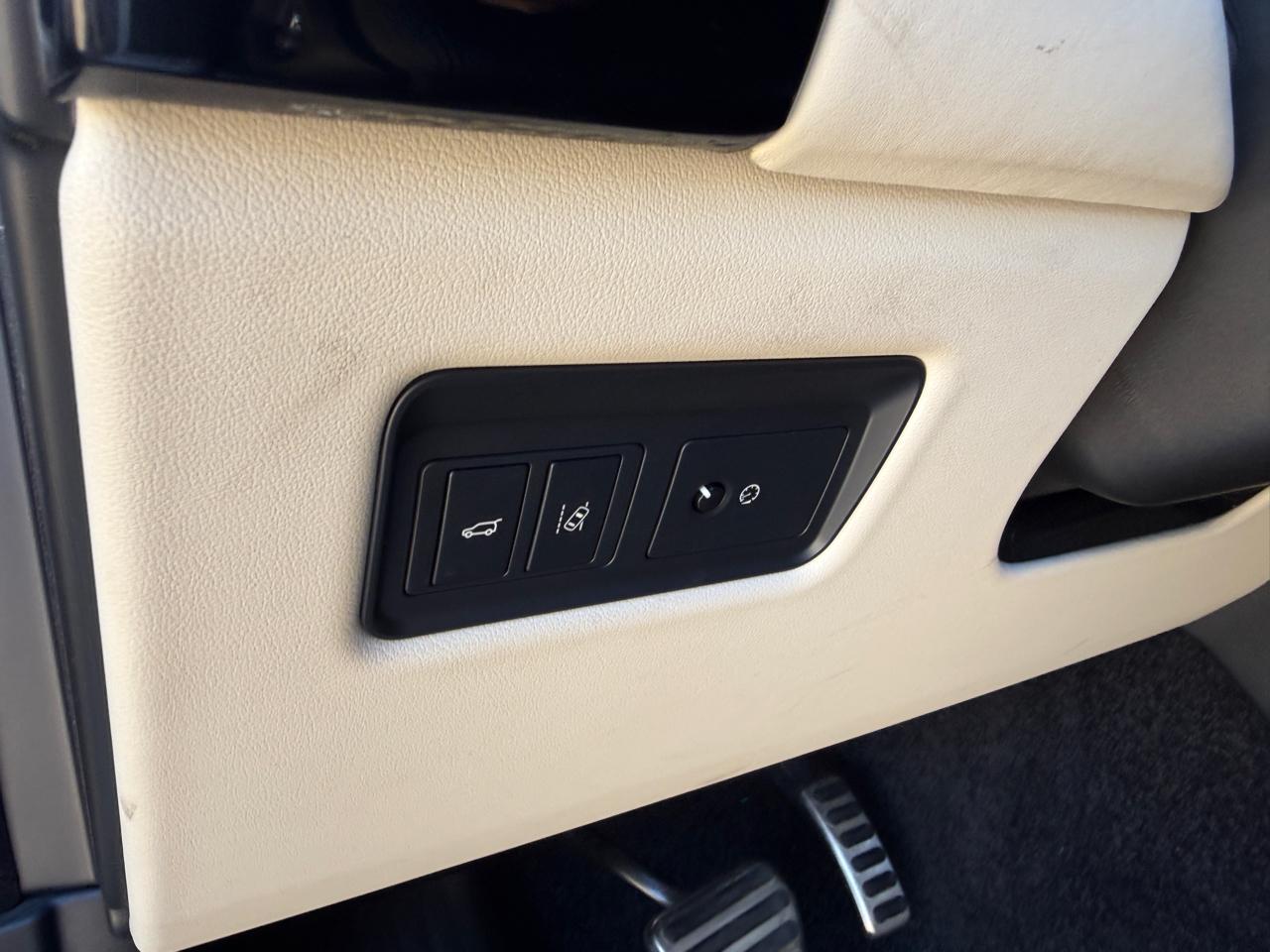 Land Rover Range Rover Supercharged 2017