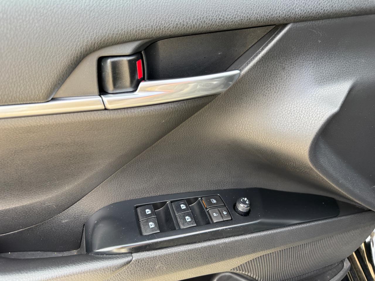 Toyota Camry SE 2020