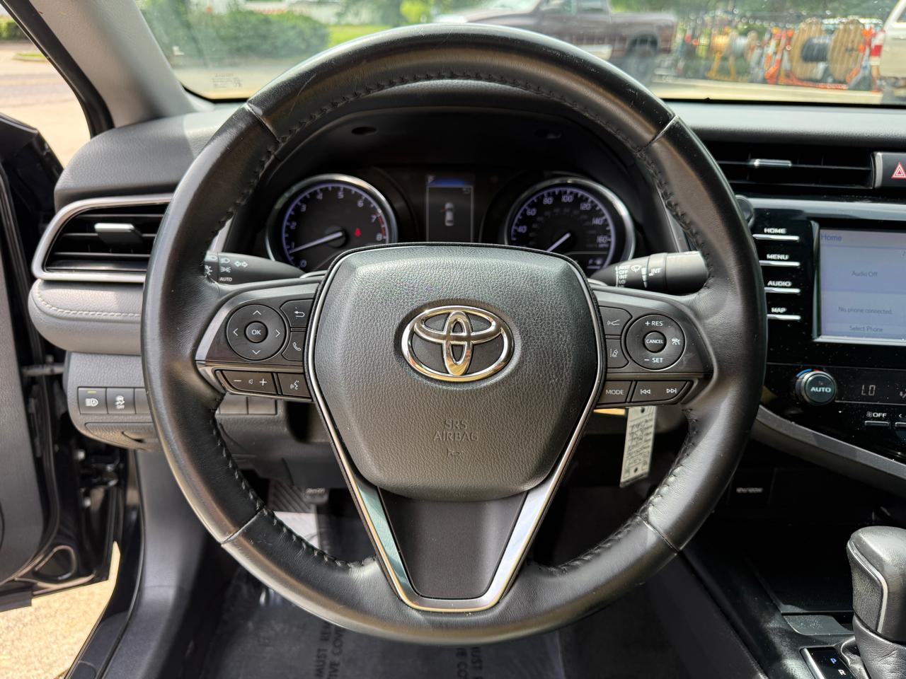 Toyota Camry SE 2020