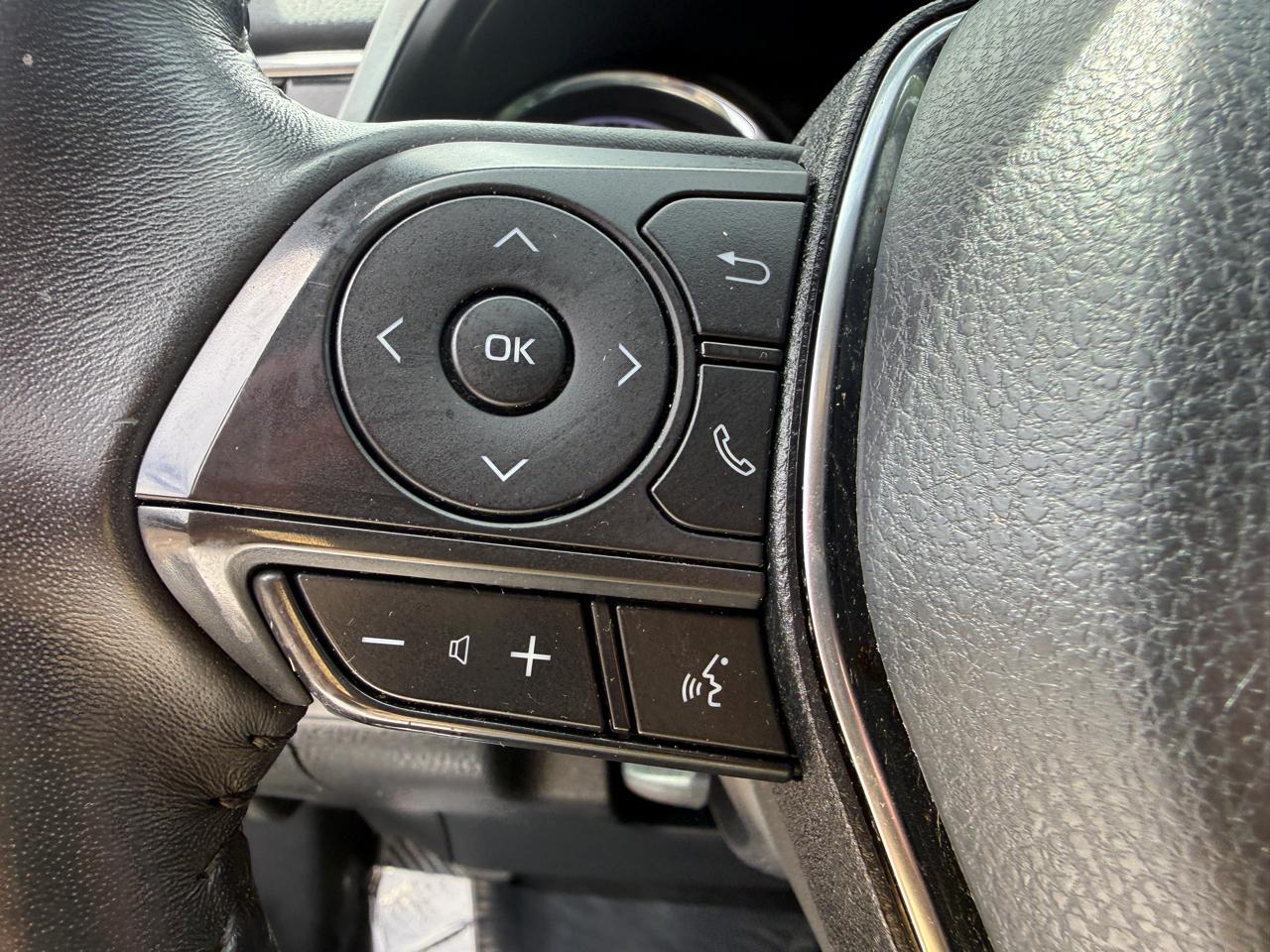 Toyota Camry SE 2020