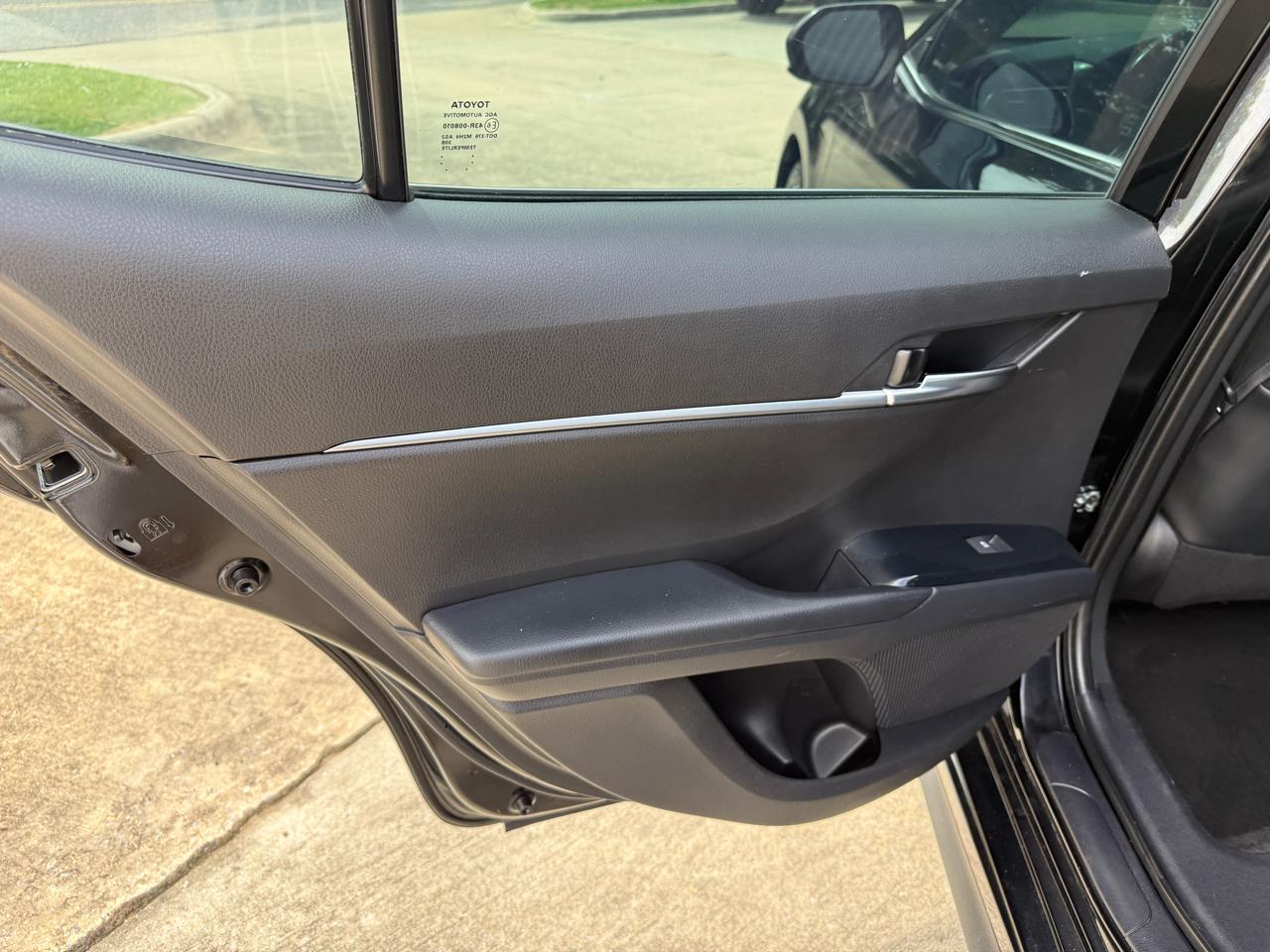 Toyota Camry SE 2020
