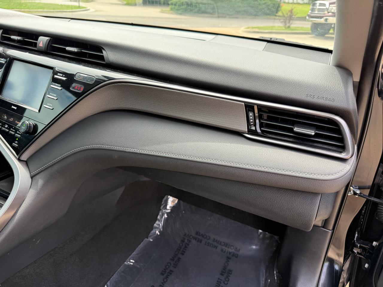 Toyota Camry SE 2020