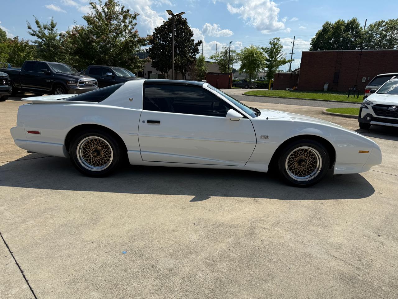 Pontiac Trans Am GTA hatchback 1991