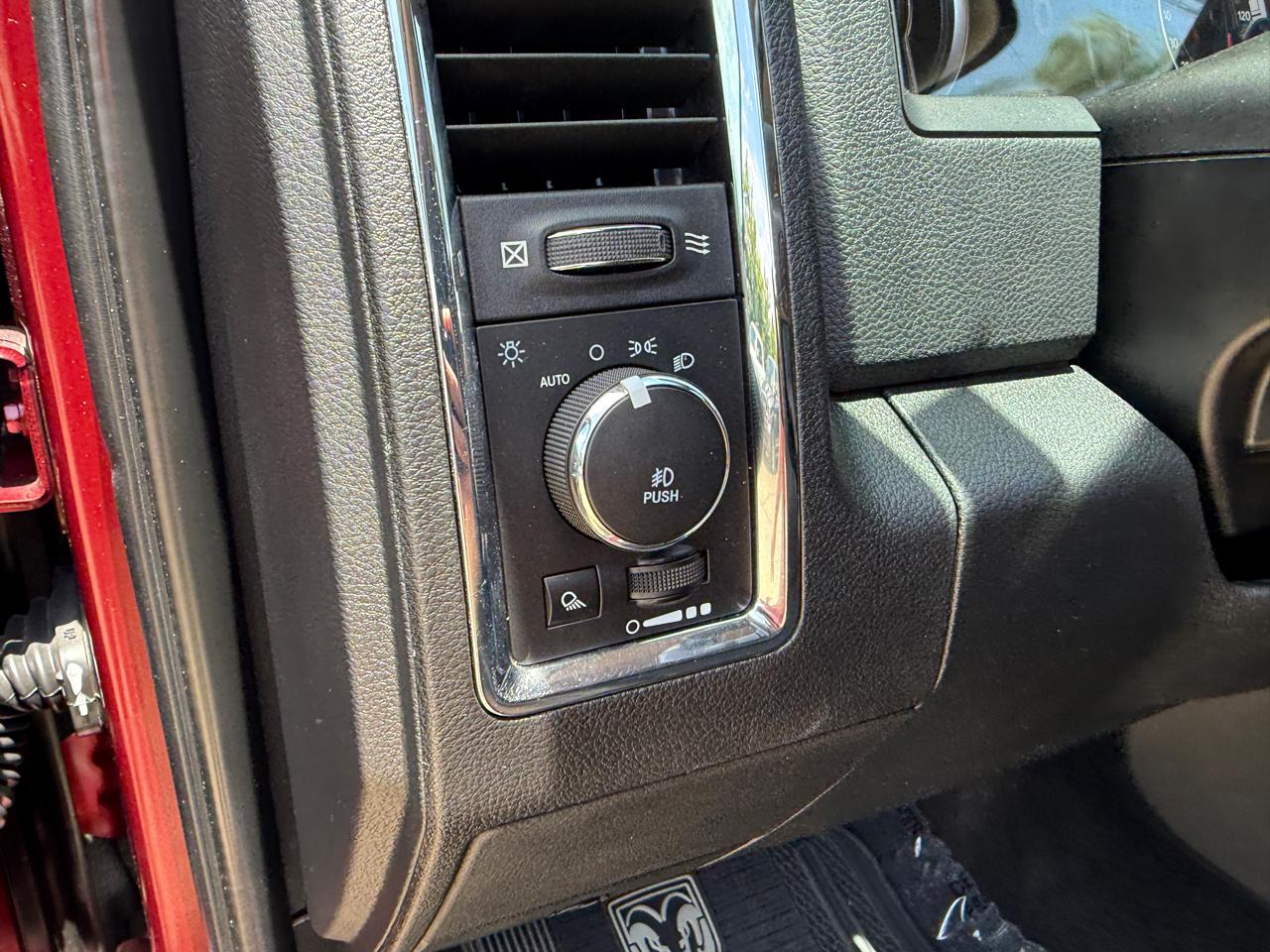 RAM 1500 Laramie Crew Cab SWB 4WD 2017