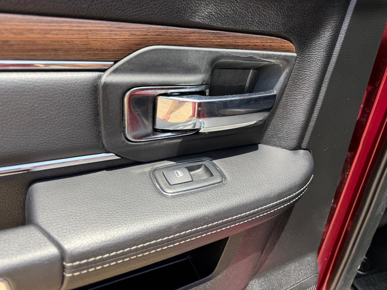RAM 1500 Laramie Crew Cab SWB 4WD 2017