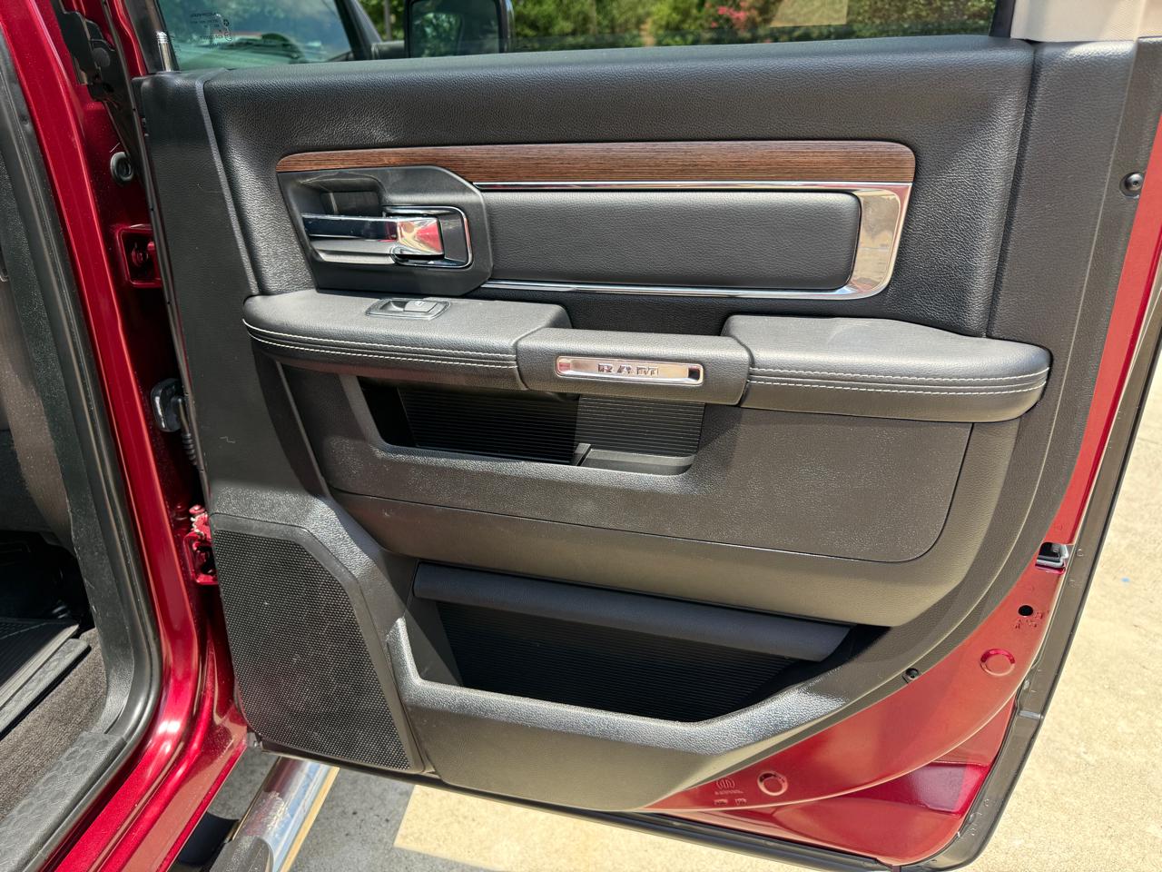 RAM 1500 Laramie Crew Cab SWB 4WD 2017