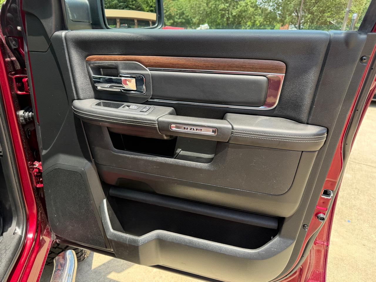 RAM 1500 Laramie Crew Cab SWB 4WD 2017