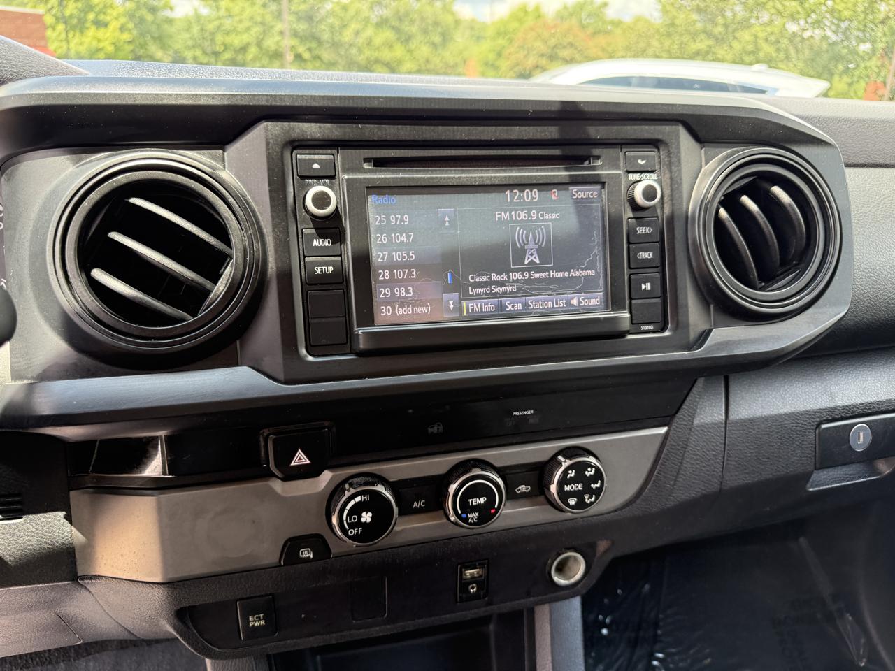Toyota Tacoma SR5 Access Cab I4 6AT 2WD 2017