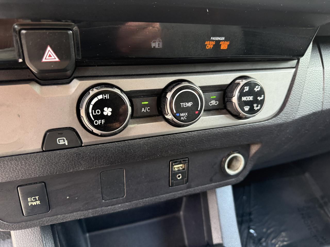 Toyota Tacoma SR5 Access Cab I4 6AT 2WD 2017