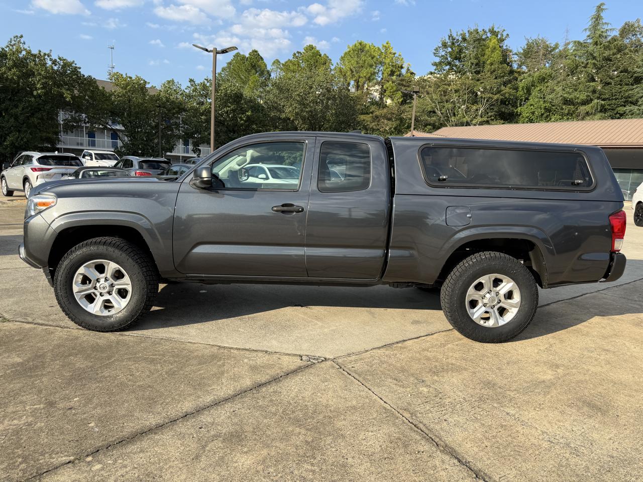 Toyota Tacoma SR5 Access Cab I4 6AT 2WD 2017