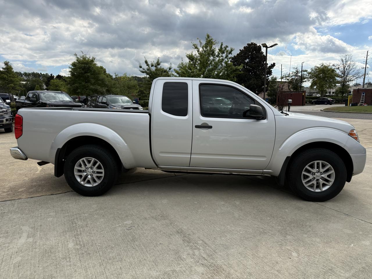 Nissan Frontier SV King Cab I4 5MT 2WD 2017