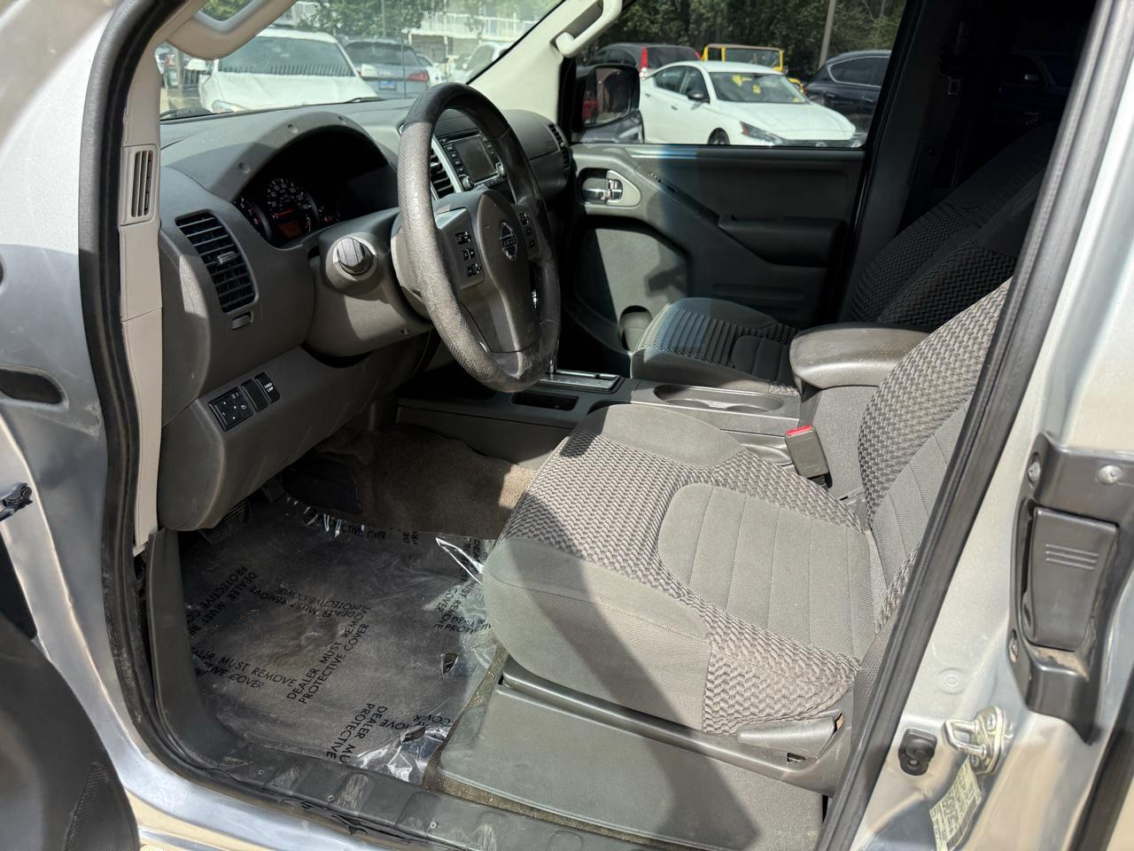 Nissan Frontier SV King Cab I4 5MT 2WD 2017