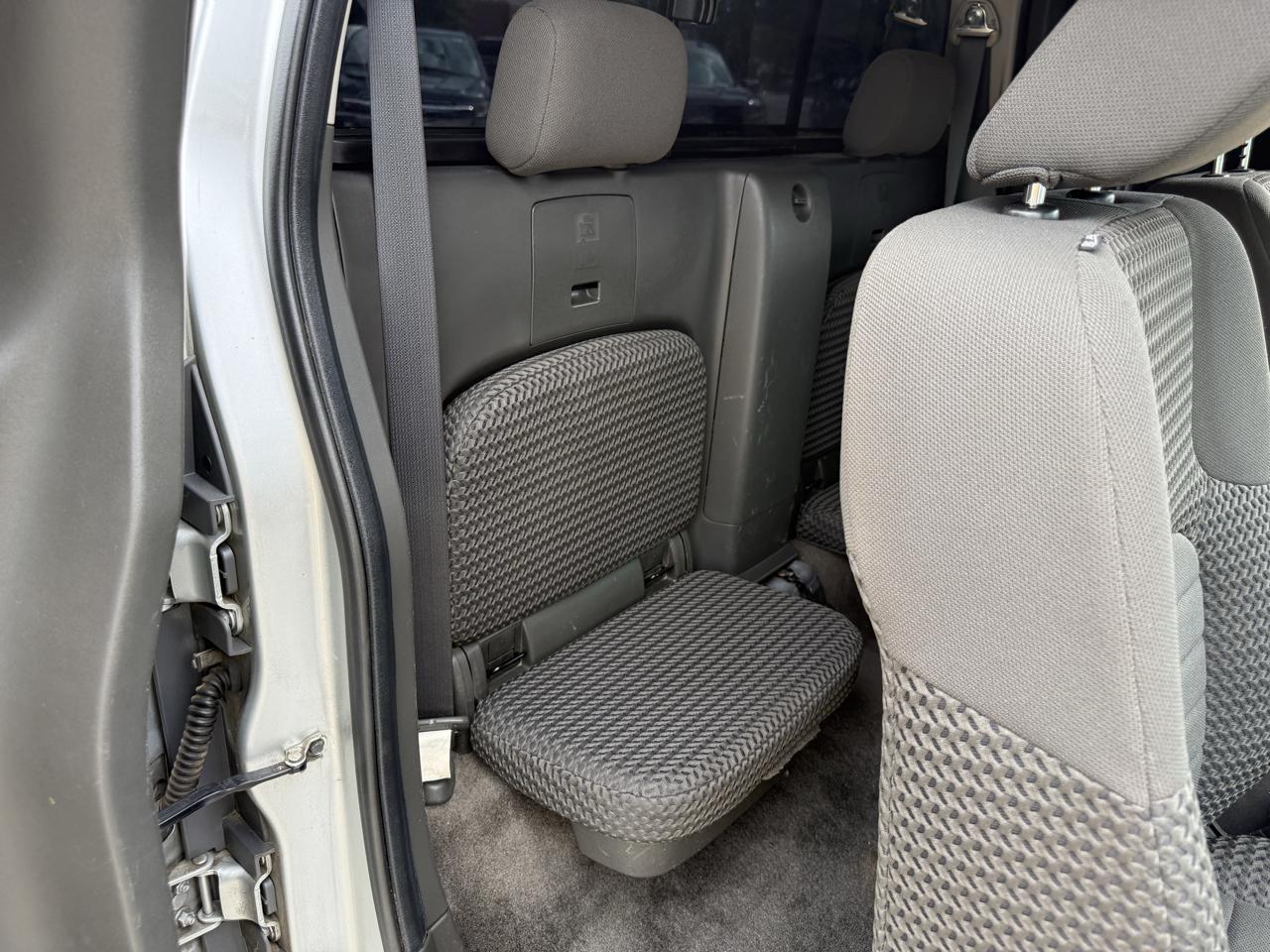 Nissan Frontier SV King Cab I4 5MT 2WD 2017