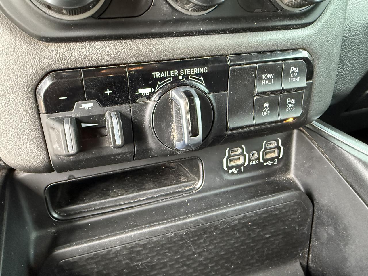 RAM 1500 4WD Crew Cab 140.5" Longhorn 2022