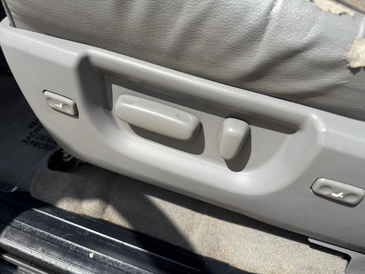 Toyota Tundra Limited 5.7L FFV Double Cab 4WD 2010