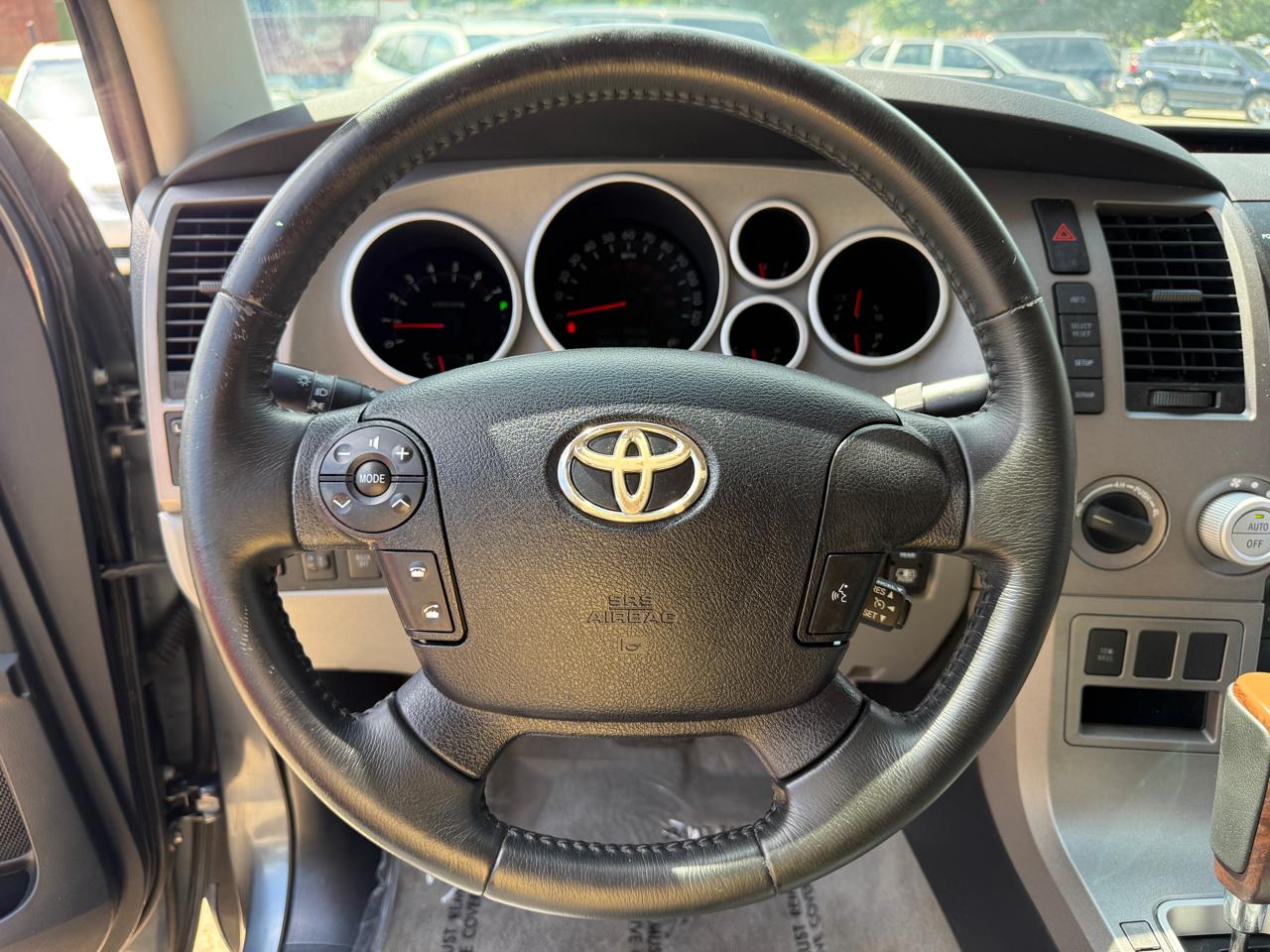 Toyota Tundra Limited 5.7L FFV Double Cab 4WD 2010