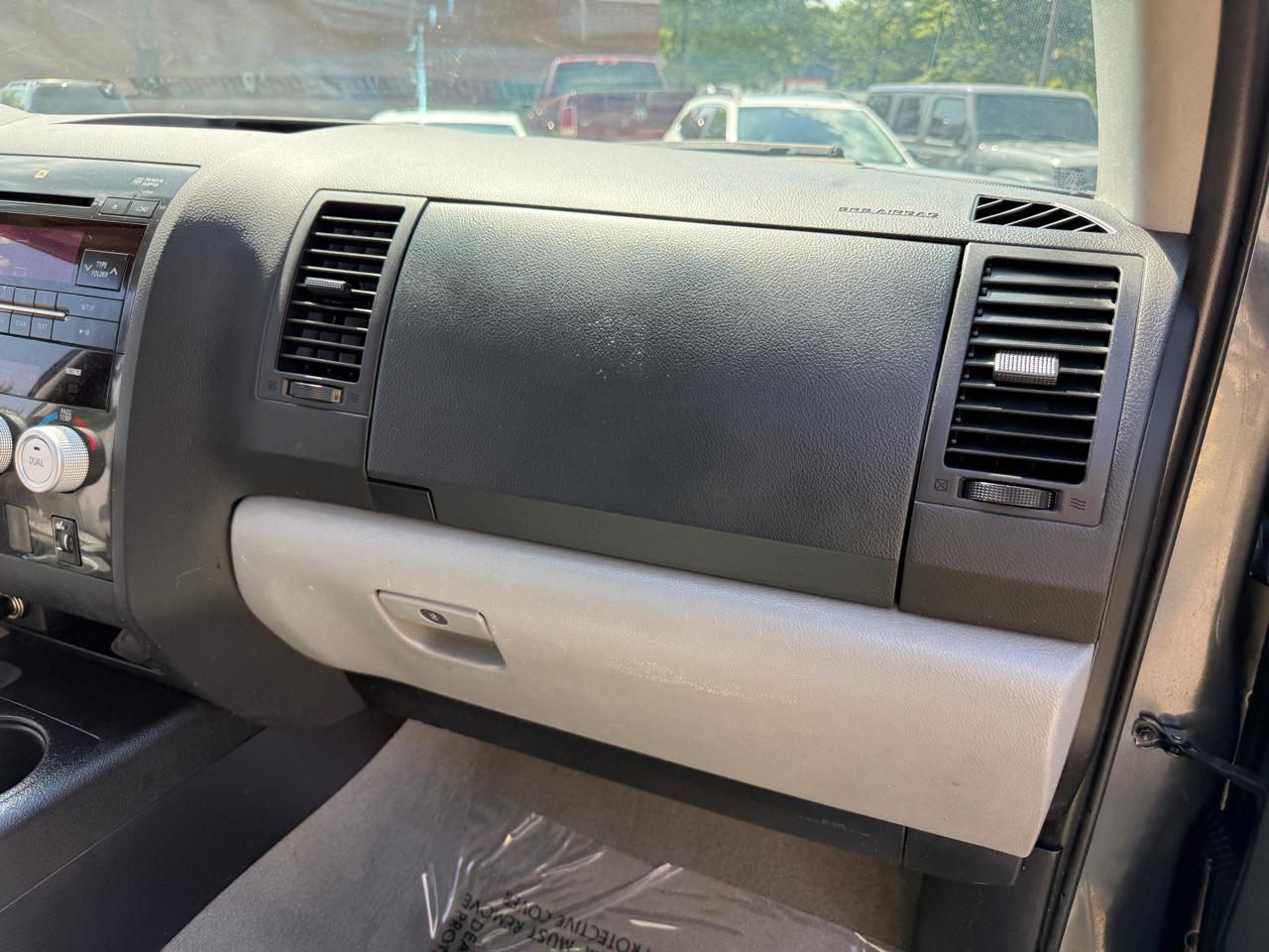 Toyota Tundra Limited 5.7L FFV Double Cab 4WD 2010