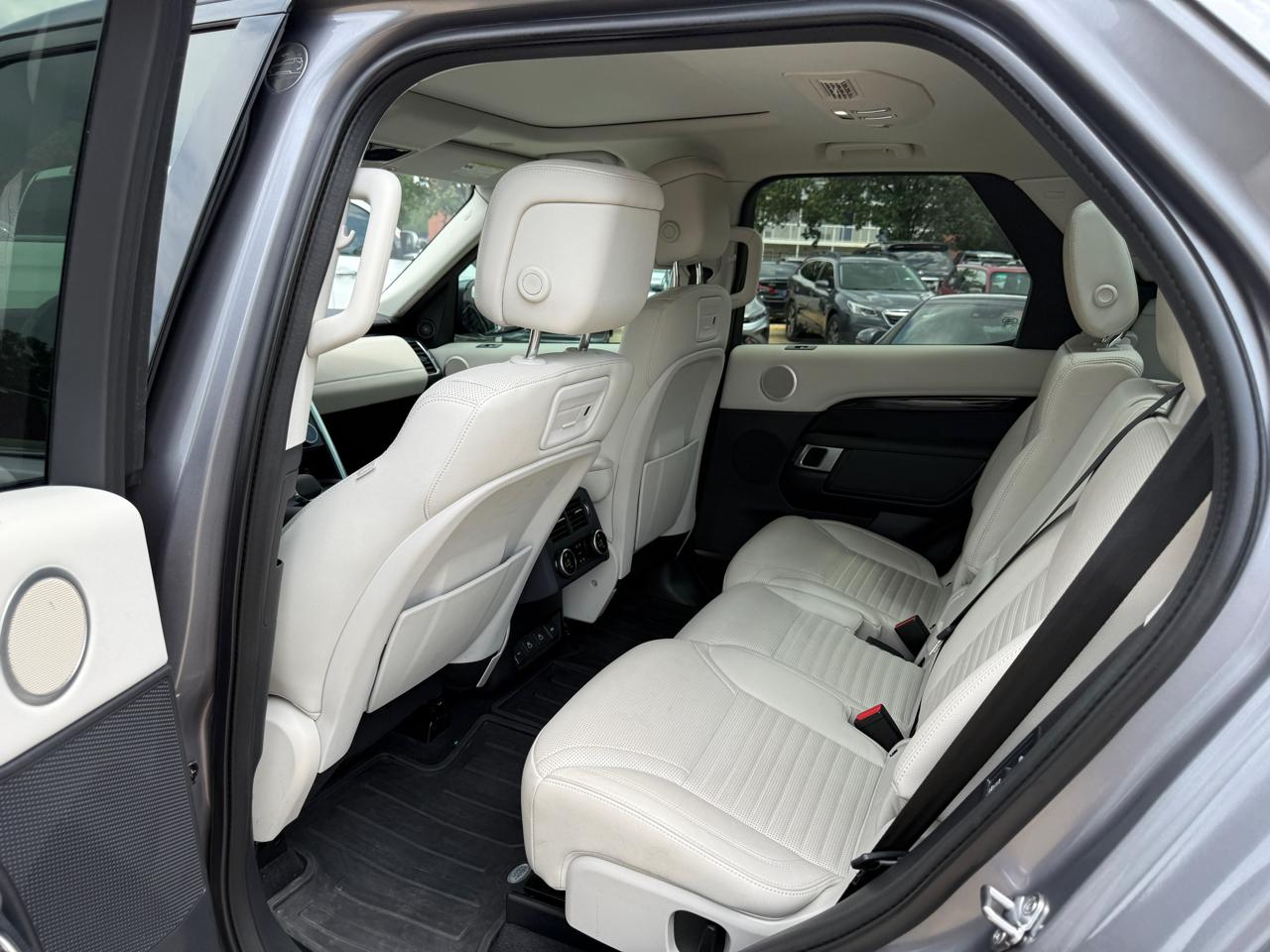 Land Rover Discovery S 2022