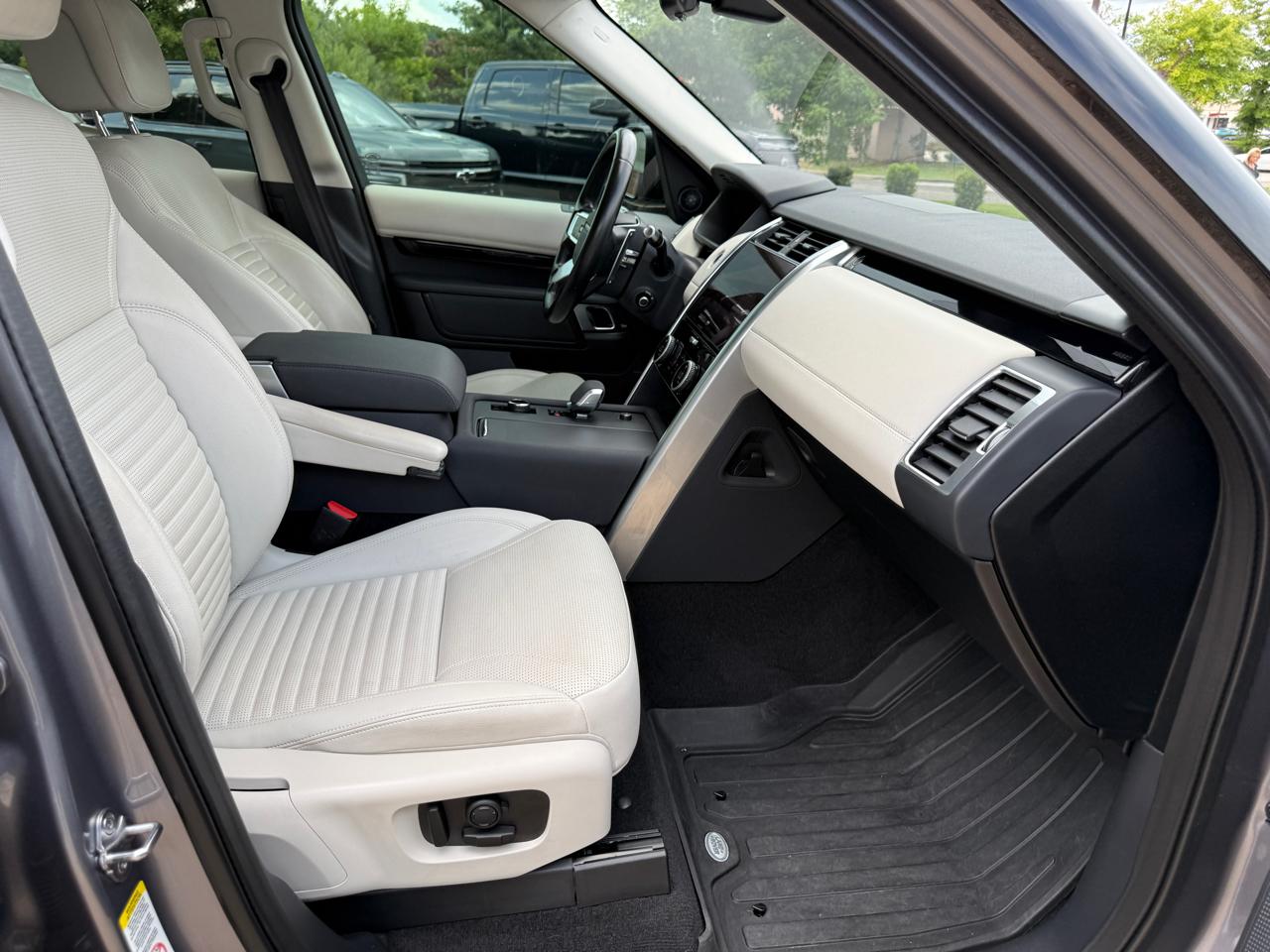 Land Rover Discovery S 2022