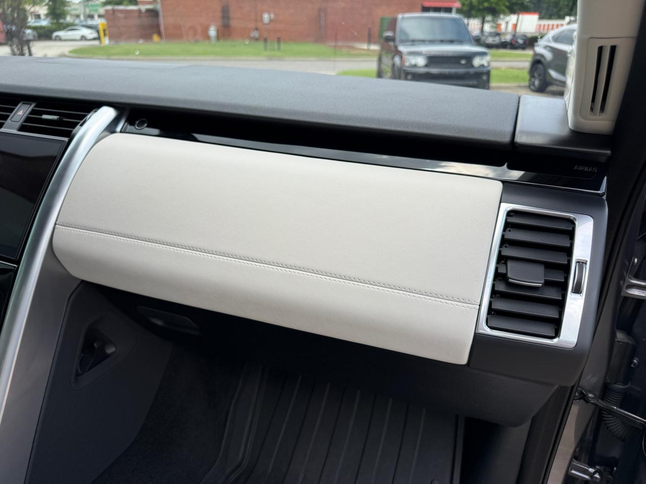 Land Rover Discovery S 2022