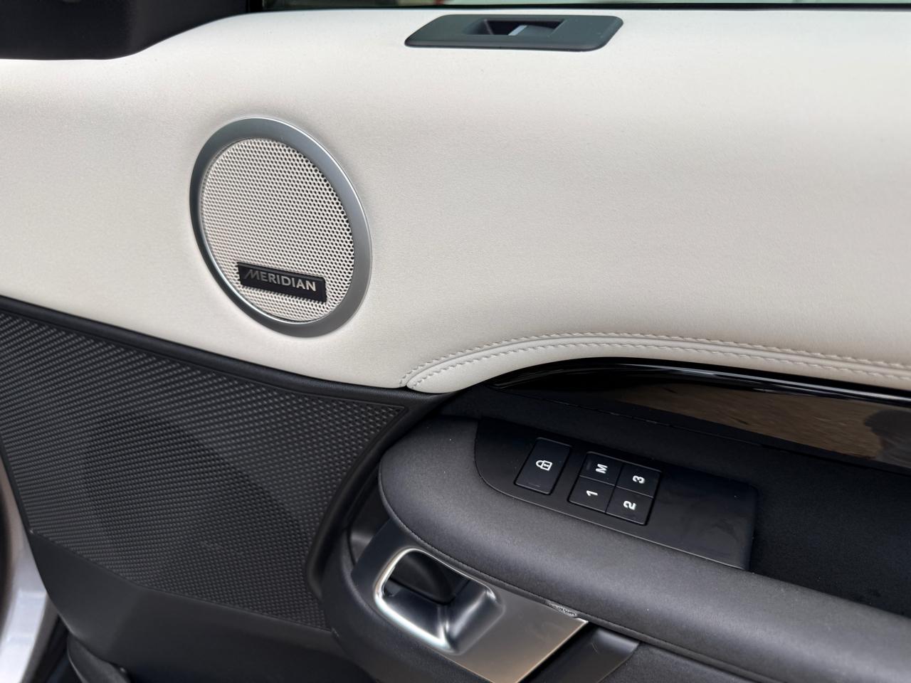 Land Rover Discovery S 2022