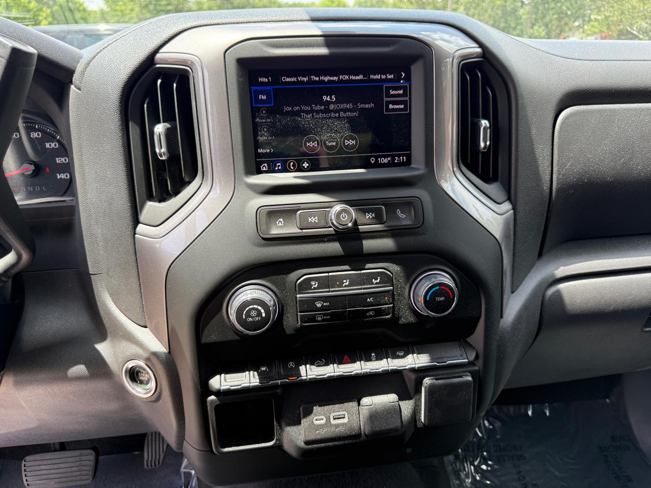 Chevrolet Silverado 1500 Custom Crew Cab 2WD 2022