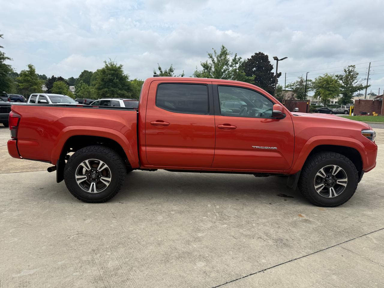 Toyota Tacoma TRD Off Road Double Cab 5' Bed V6 4x4 AT (Natl) 2018