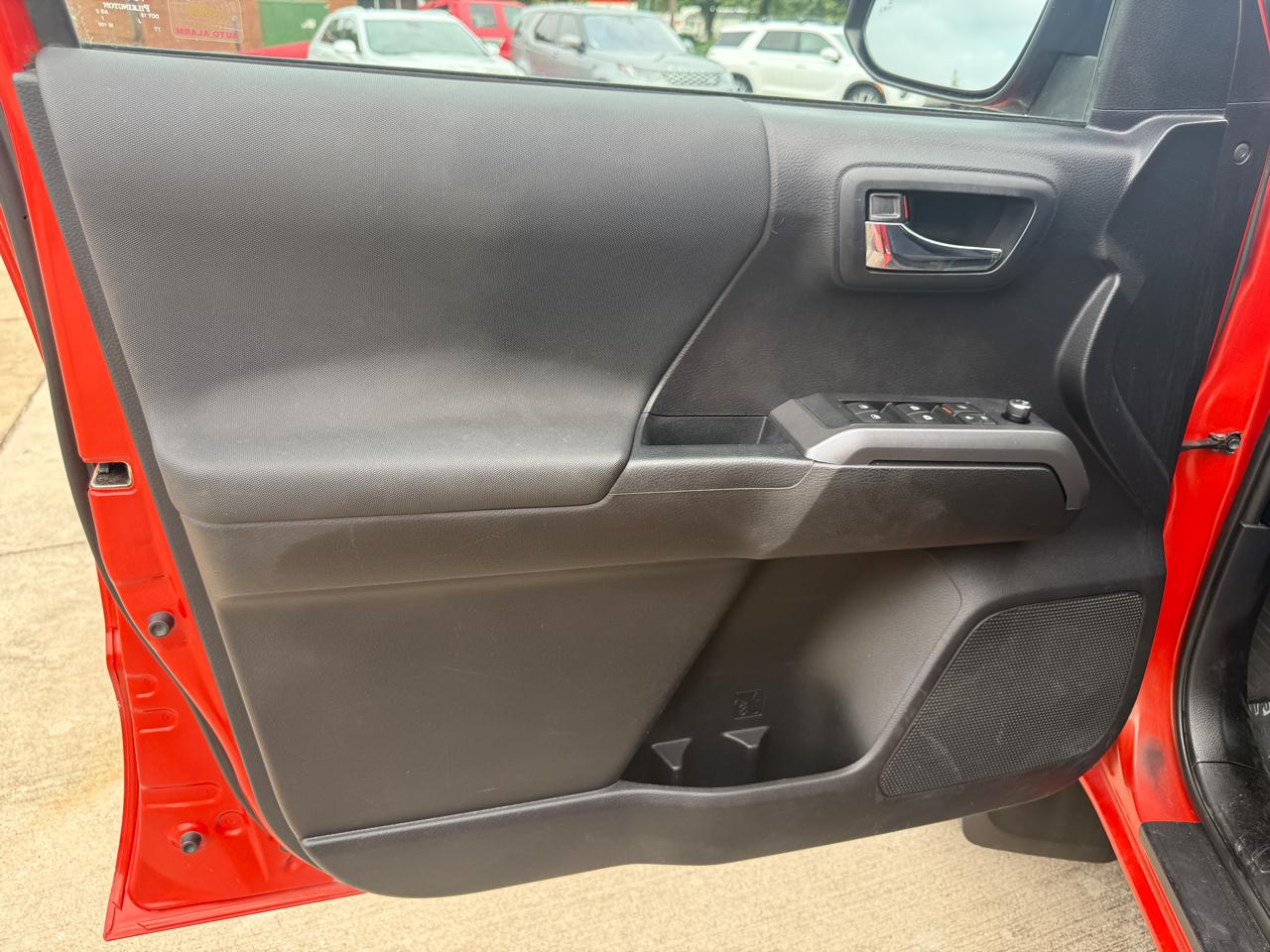 Toyota Tacoma TRD Off Road Double Cab 5' Bed V6 4x4 AT (Natl) 2018