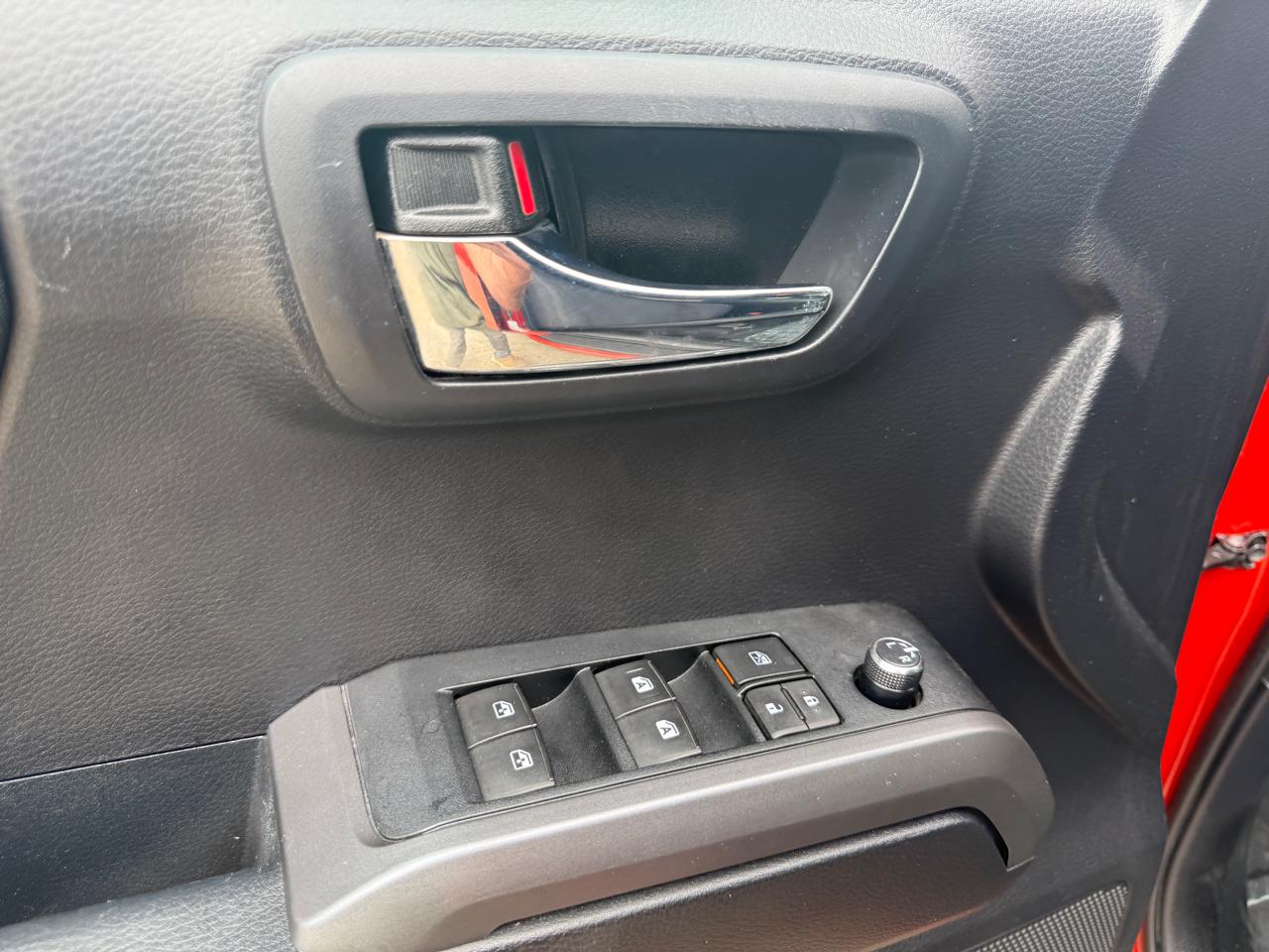 Toyota Tacoma TRD Off Road Double Cab 5' Bed V6 4x4 AT (Natl) 2018