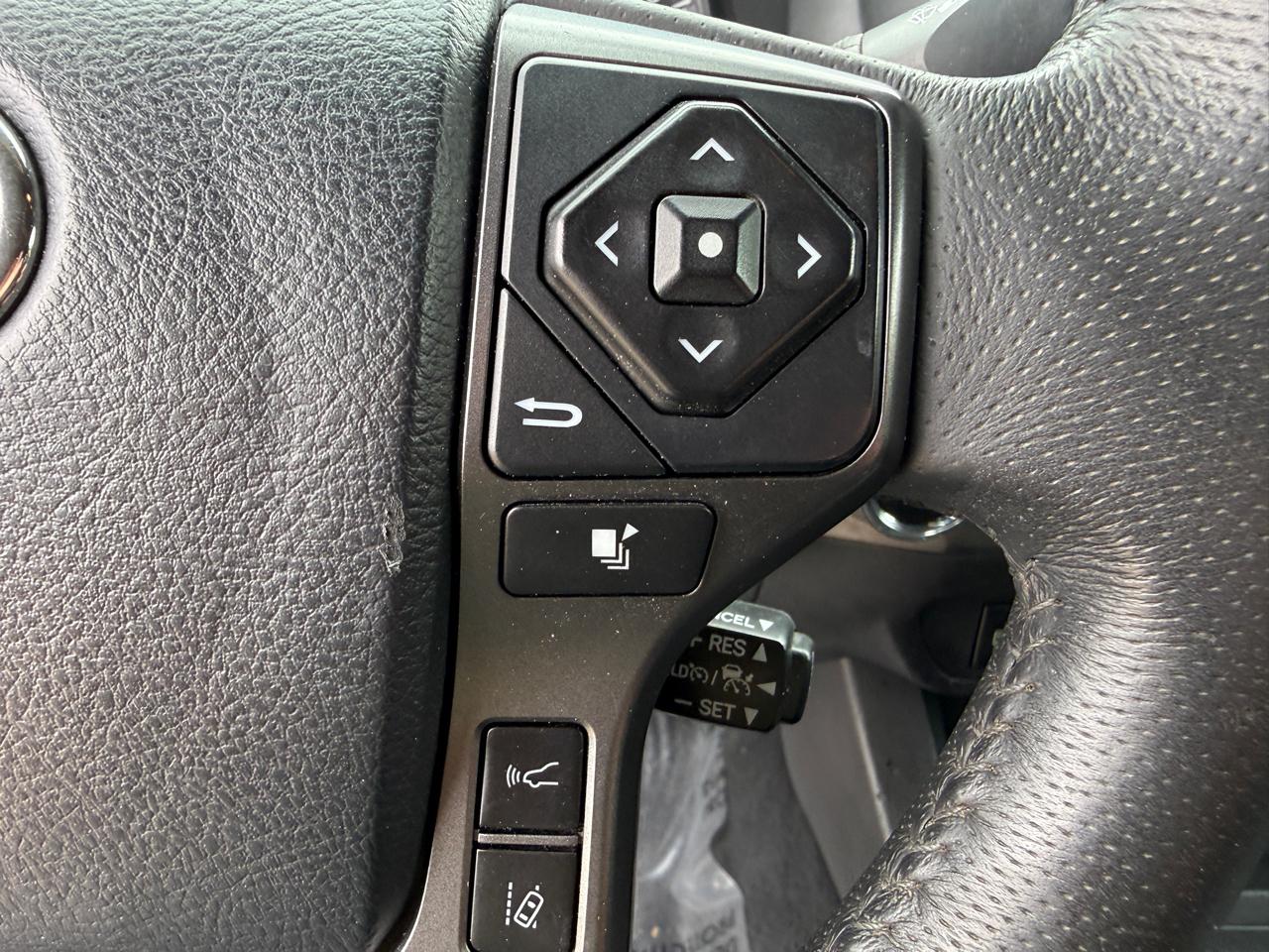 Toyota Tacoma TRD Off Road Double Cab 5' Bed V6 4x4 AT (Natl) 2018