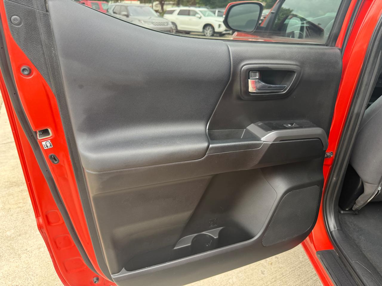 Toyota Tacoma TRD Off Road Double Cab 5' Bed V6 4x4 AT (Natl) 2018