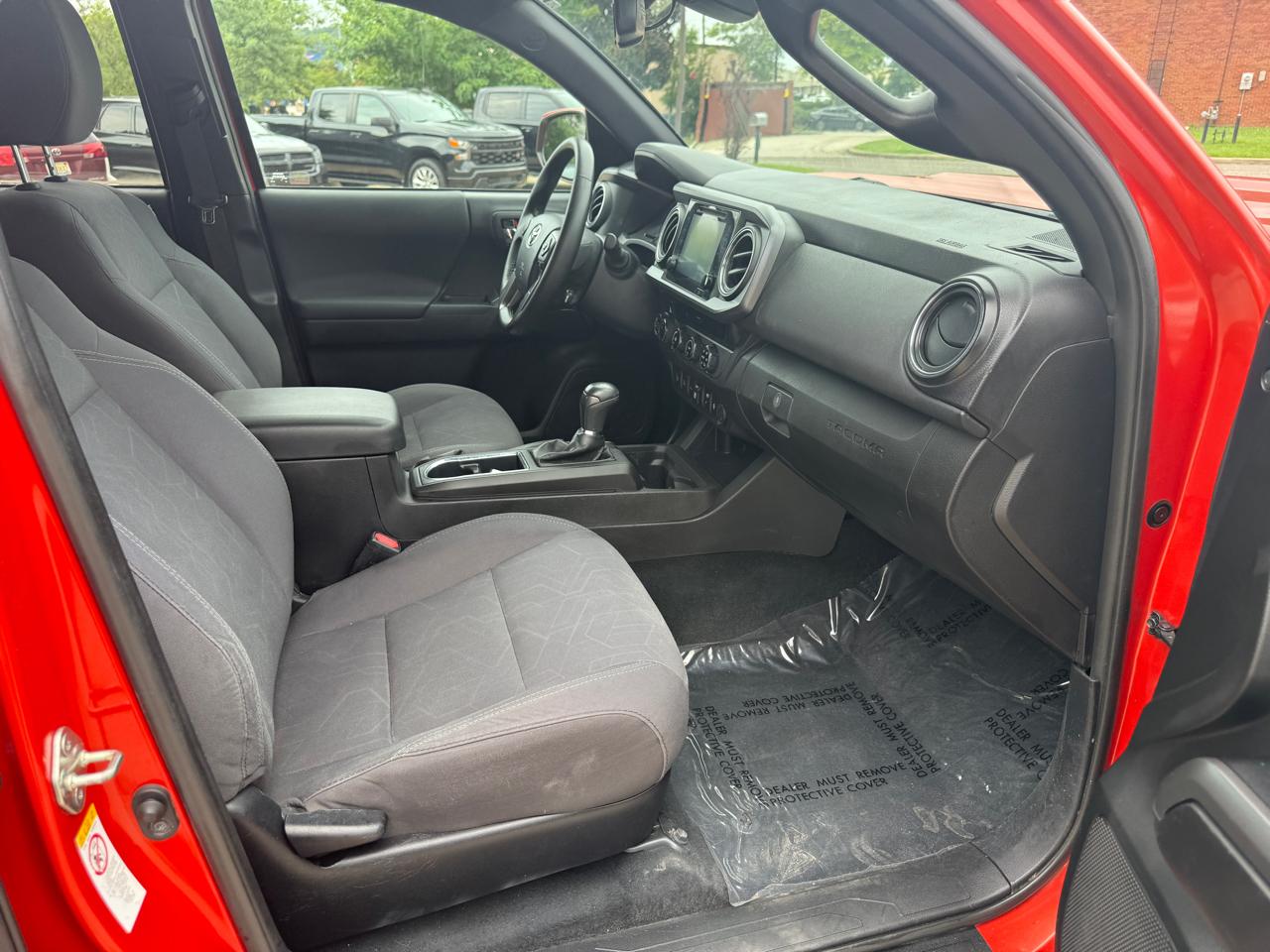 Toyota Tacoma TRD Off Road Double Cab 5' Bed V6 4x4 AT (Natl) 2018