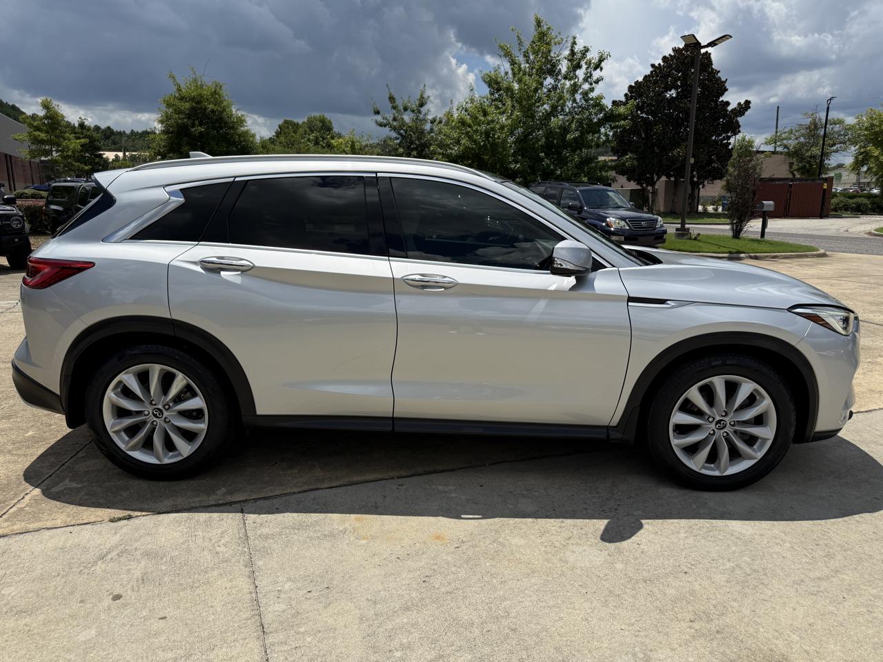 Infiniti QX50 ESSENTIAL 2019
