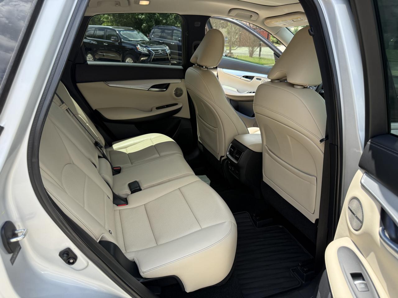Infiniti QX50 ESSENTIAL 2019