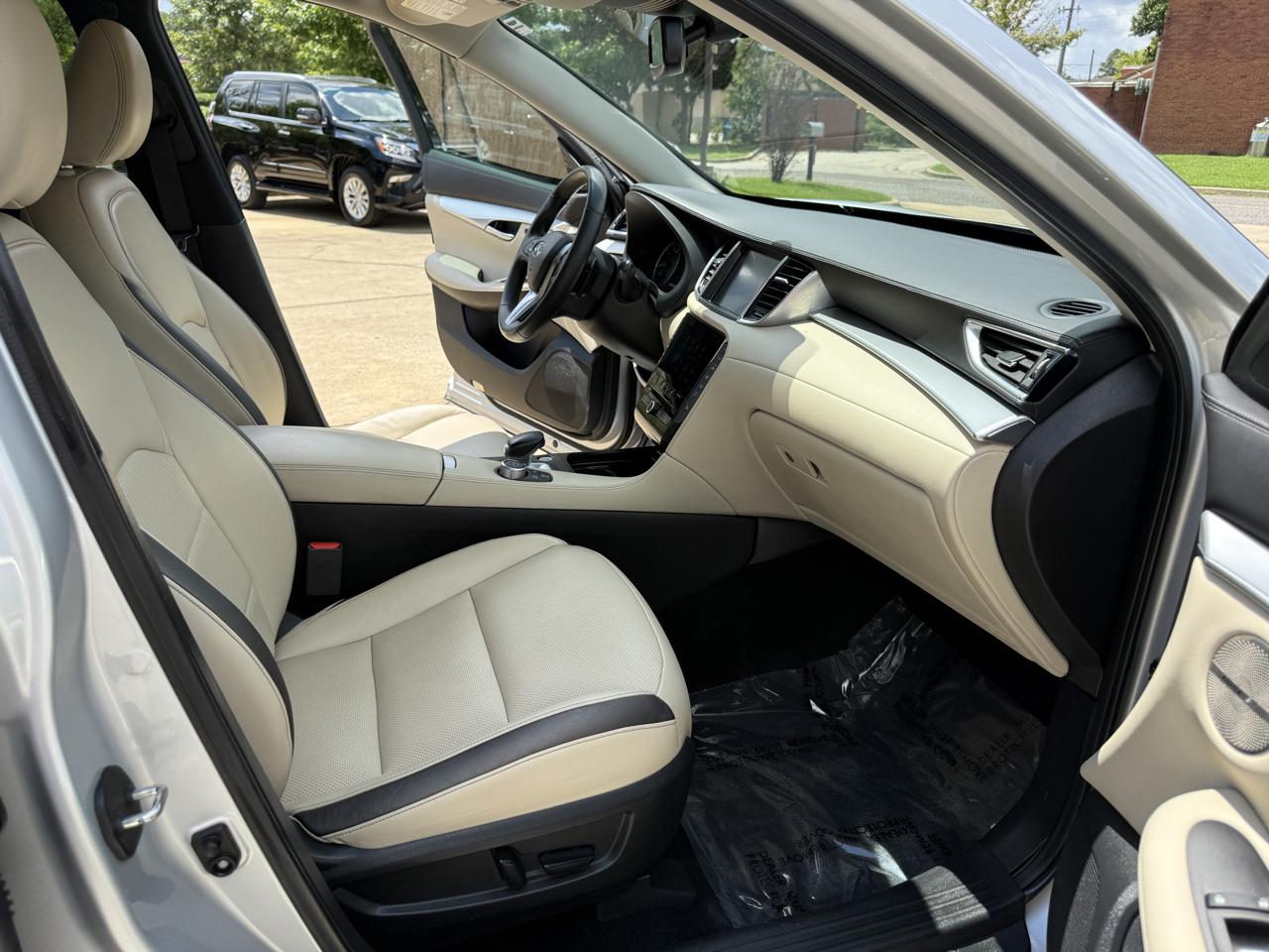 Infiniti QX50 ESSENTIAL 2019