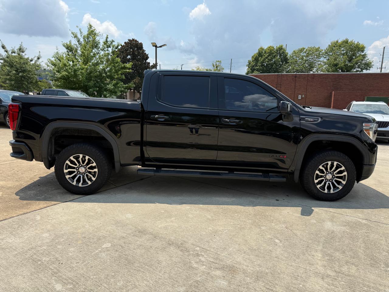 GMC Sierra 1500 4WD Crew Cab 147" AT4 2020