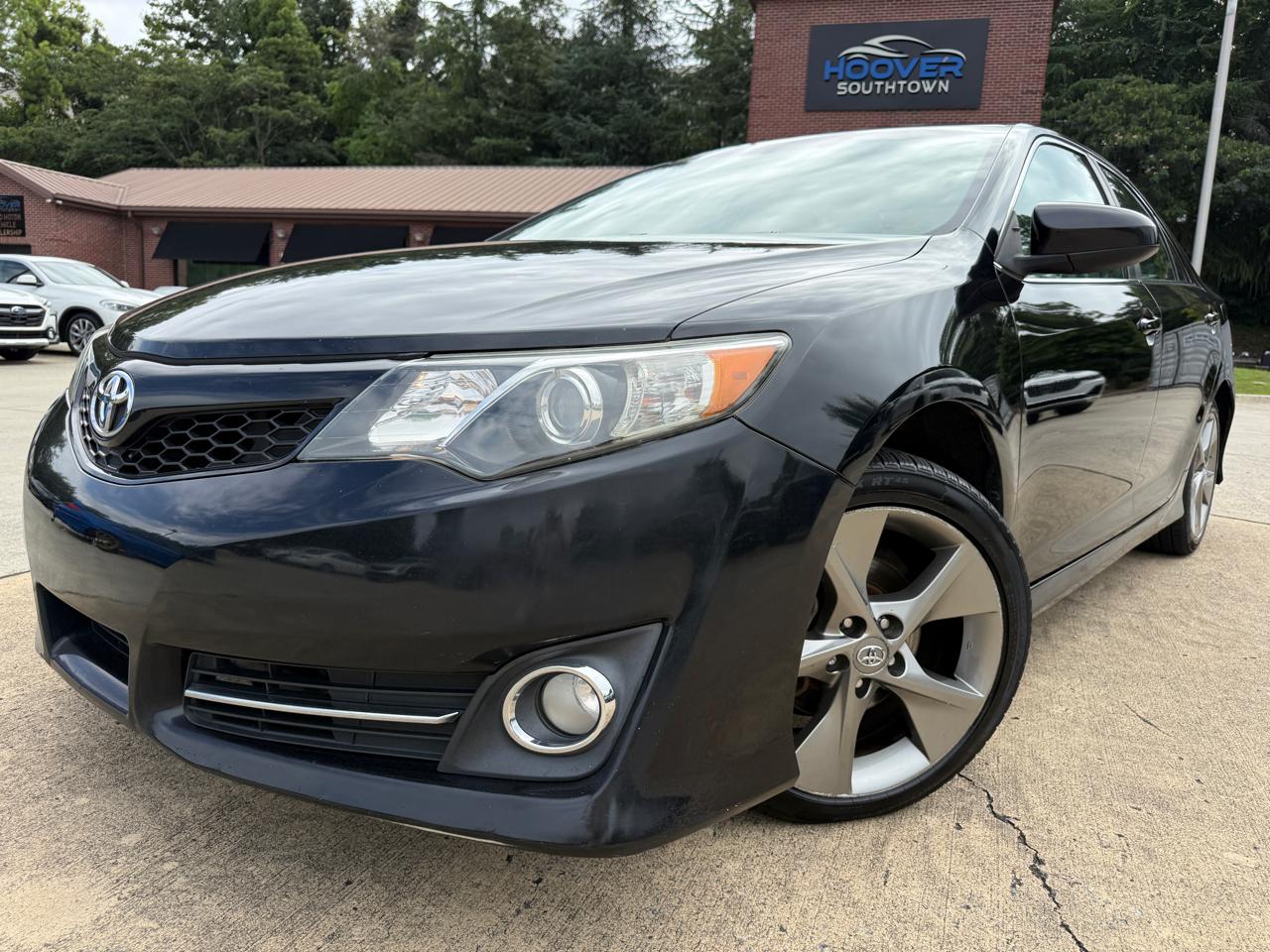 Toyota Camry SE V6 2012
