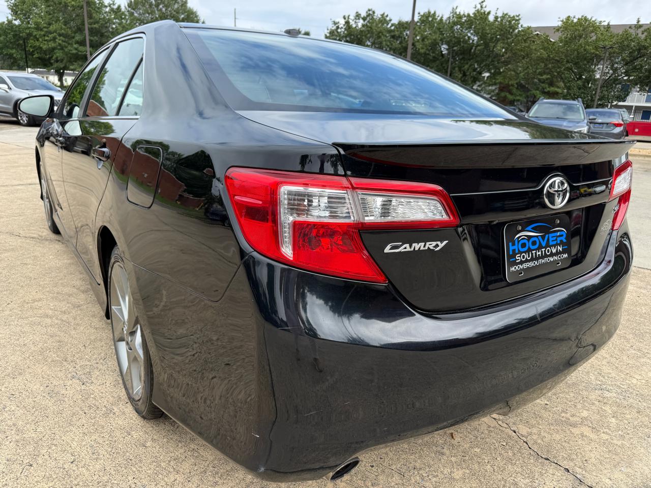 Toyota Camry SE V6 2012