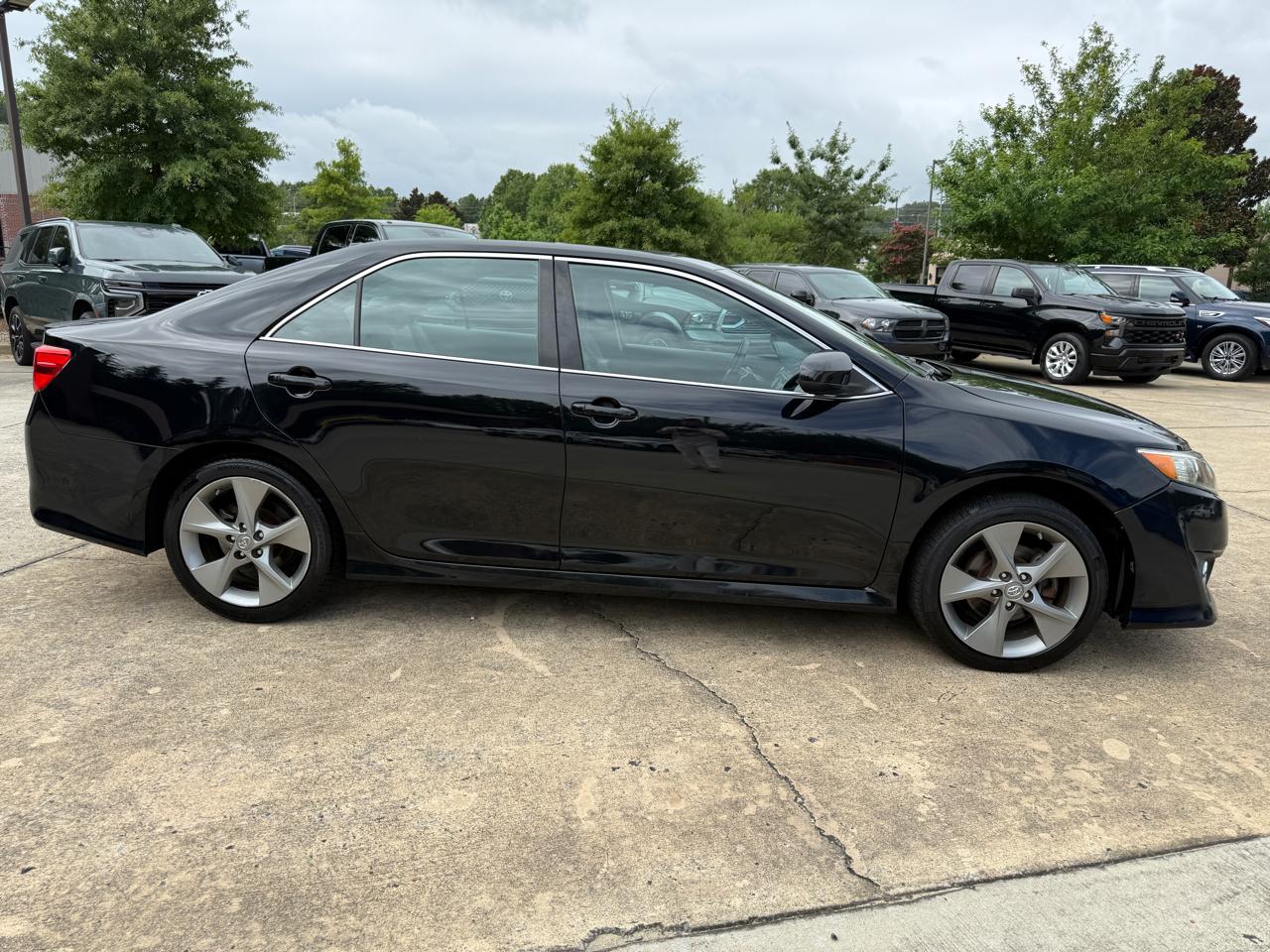 Toyota Camry SE V6 2012