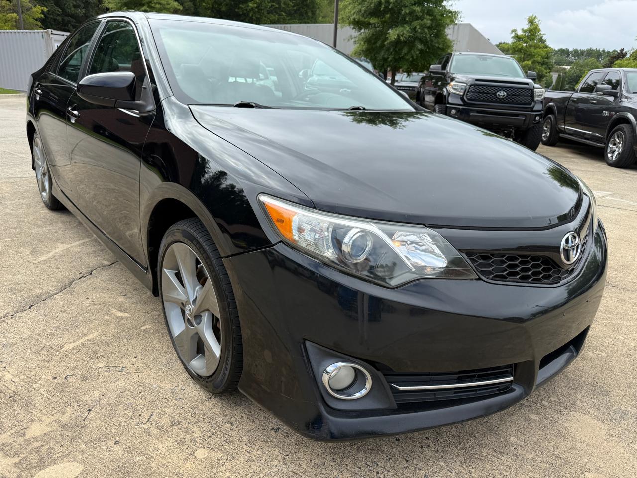 Toyota Camry SE V6 2012
