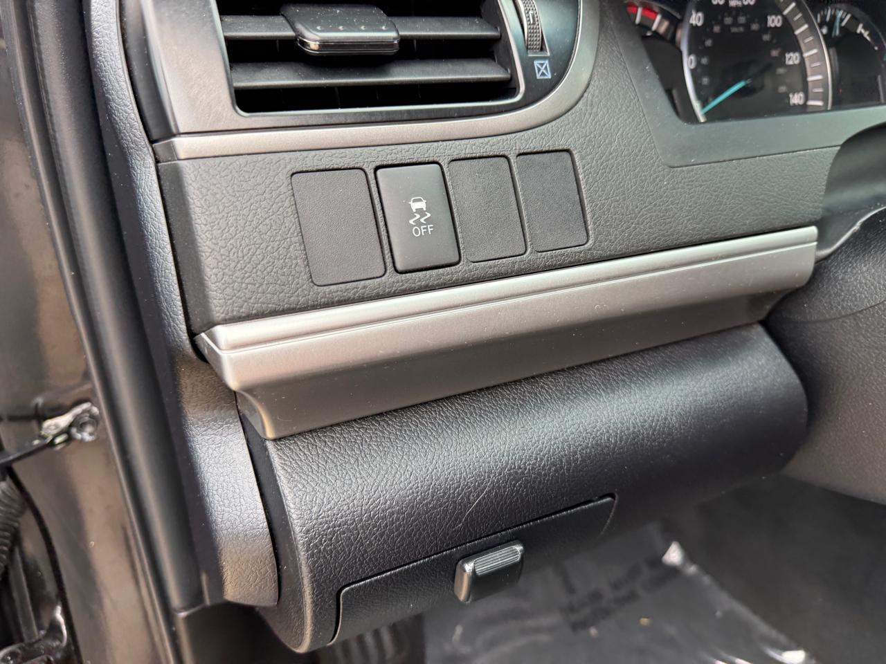 Toyota Camry SE V6 2012