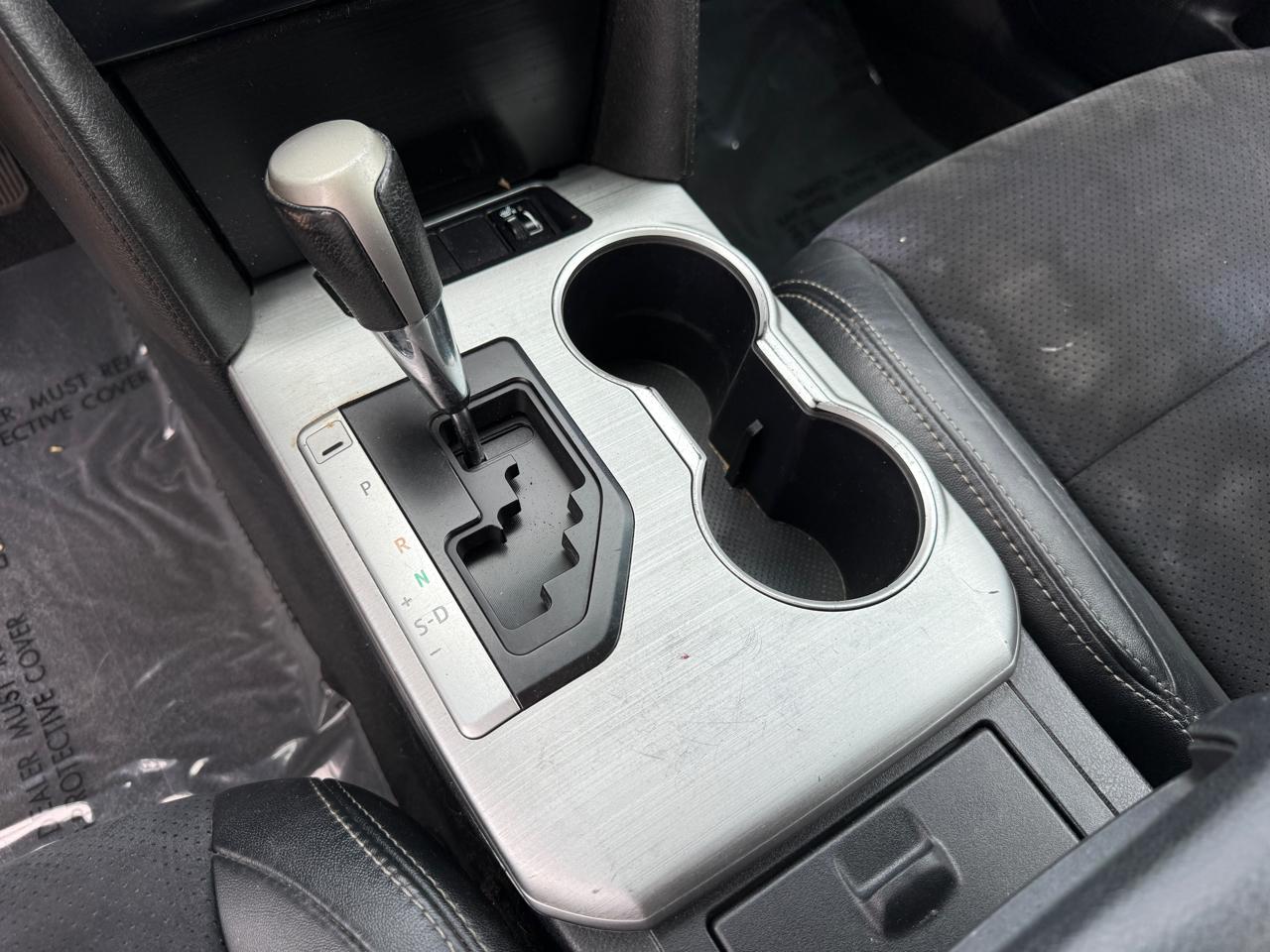 Toyota Camry SE V6 2012